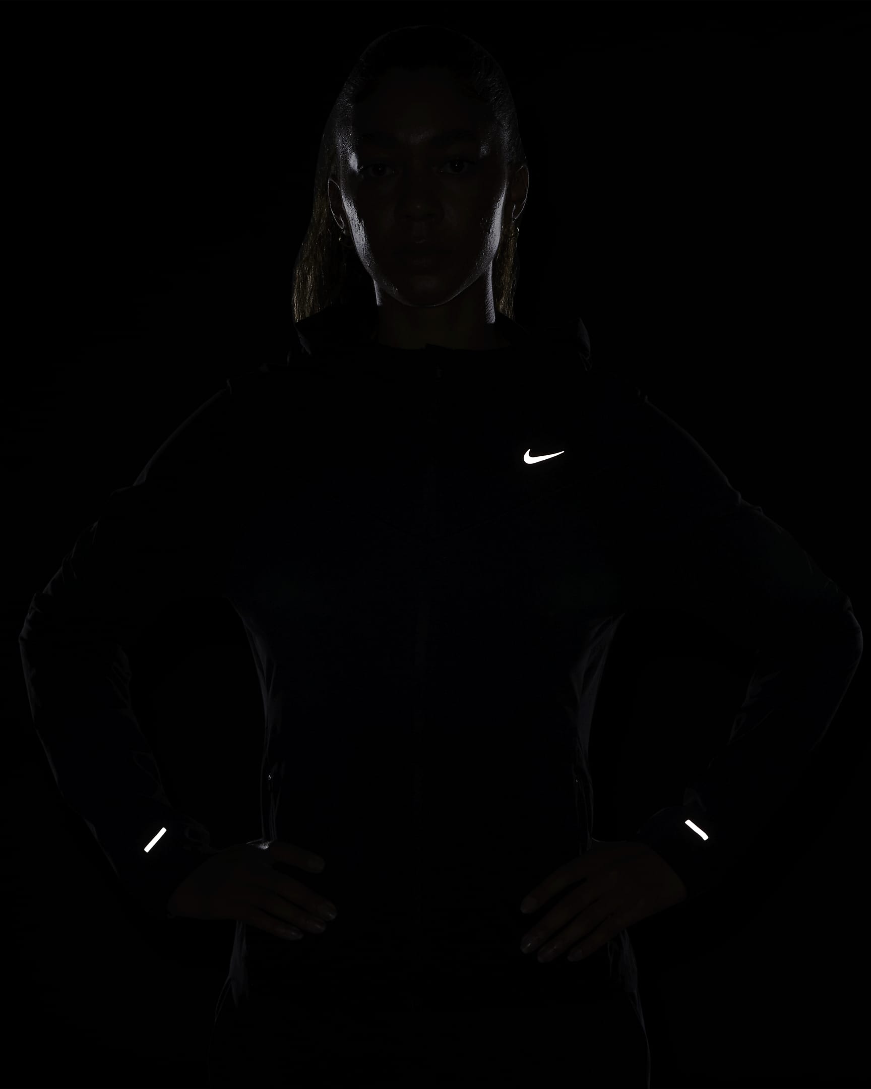 Nike Swift UV Damen-Laufjacke - Schwarz