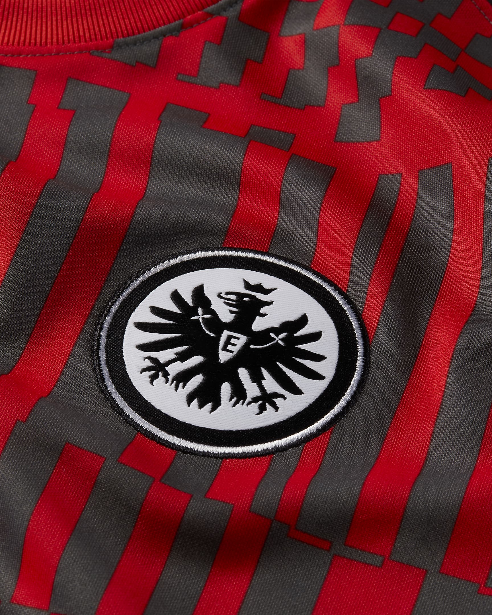 Eintracht Frankfurt Men's PreMatch ShortSleeve Football Top. Nike GB