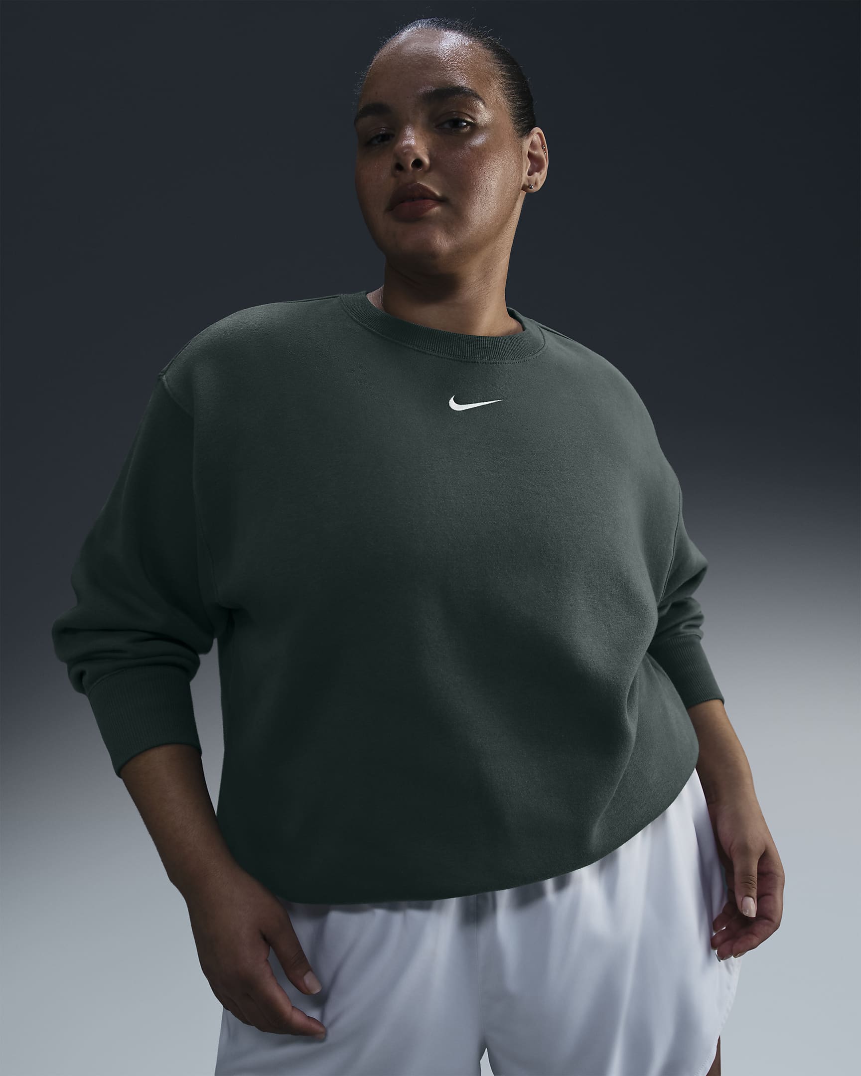 Sudadera oversized de cuello redondo de tejido Fleece para mujer (talla grande) Nike Sportswear Phoenix - Verde vintage/Vela