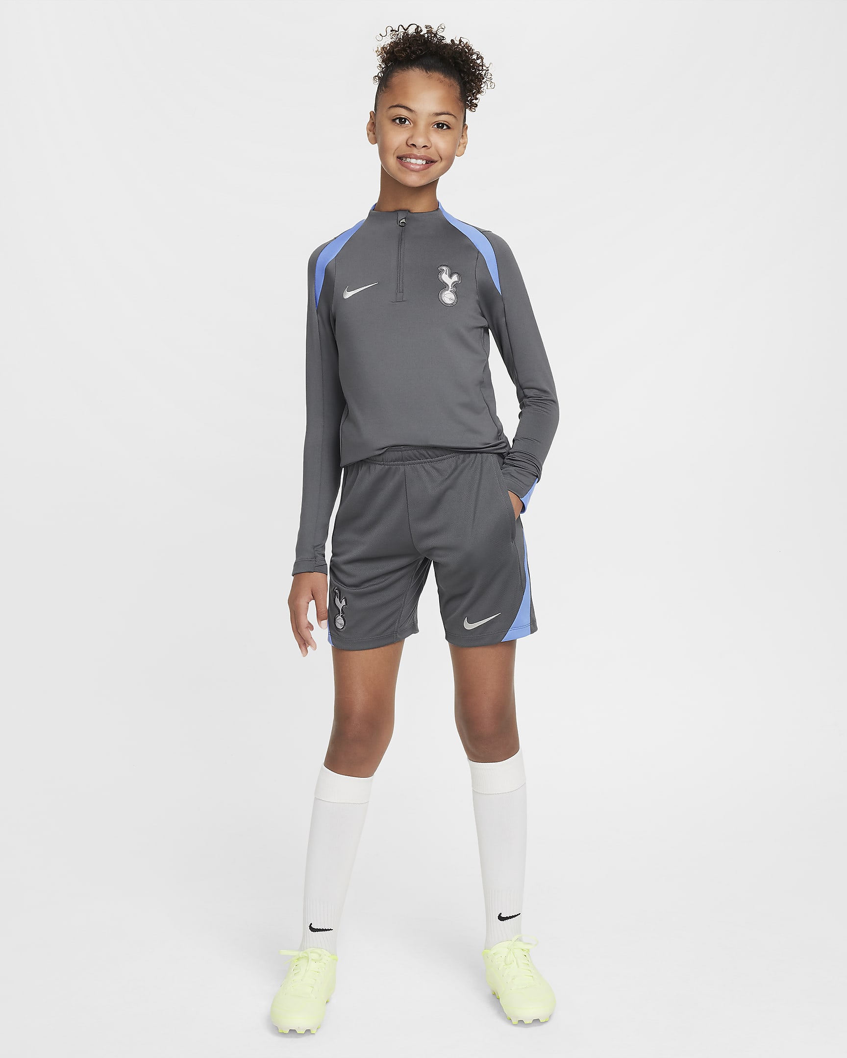 Tottenham Hotspur Strike Nike Dri-FIT-fodboldtræningstrøje til større børn - Dark Grey/Dark Grey/Polar/Grey Fog