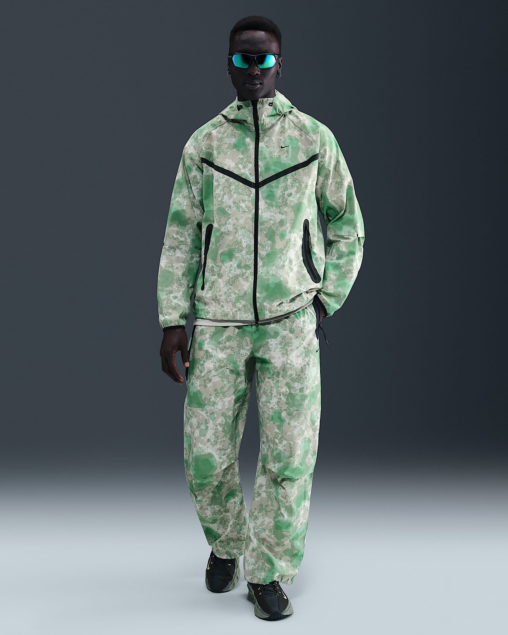 Pants de tejido Woven Dri-FIT camuflajeados de ajuste holgado para hombre Nike Tech - Plata claro/Negro