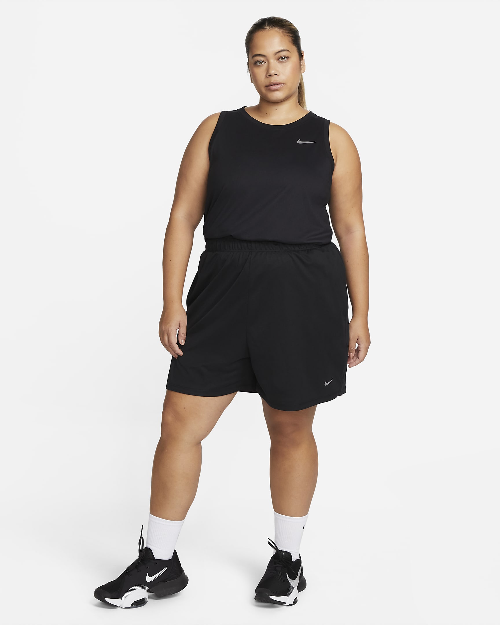 Shorts sin forro de 13 cm de tiro medio para mujer (talla grande) Nike ...