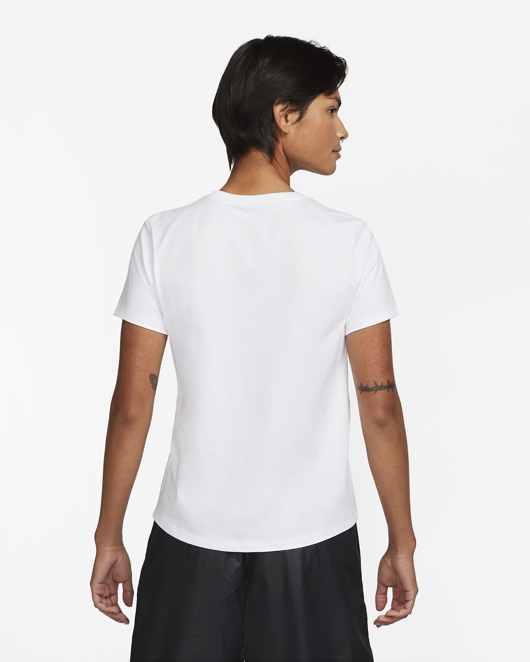 Tee-shirt à logo Nike Sportswear Essentials pour femme - Blanc/Noir