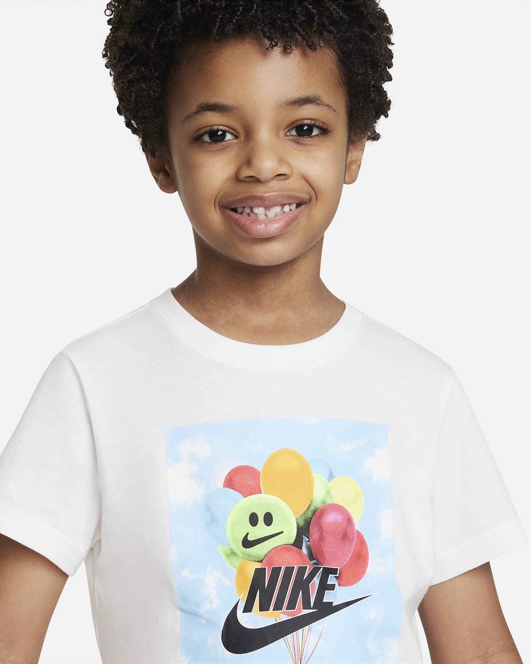 Nike Balloons Tee Younger Kids' T-Shirt. Nike UK