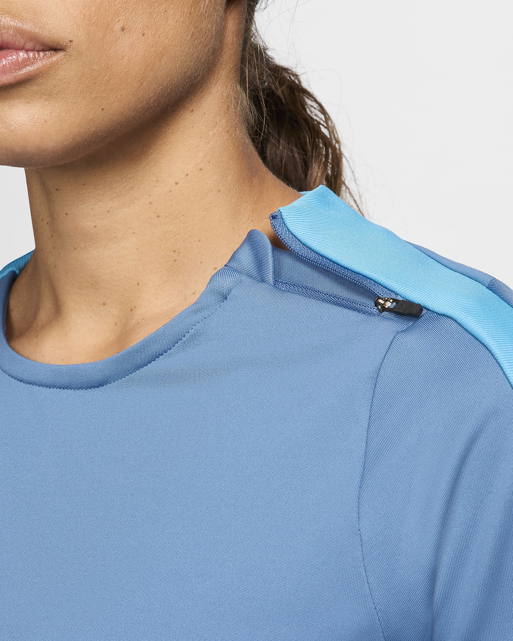 Nike Strike Dri-FIT-Fußballoberteil mit Rundhalsausschnitt für Damen - Aegean Storm/Baltic Blue/Weiß