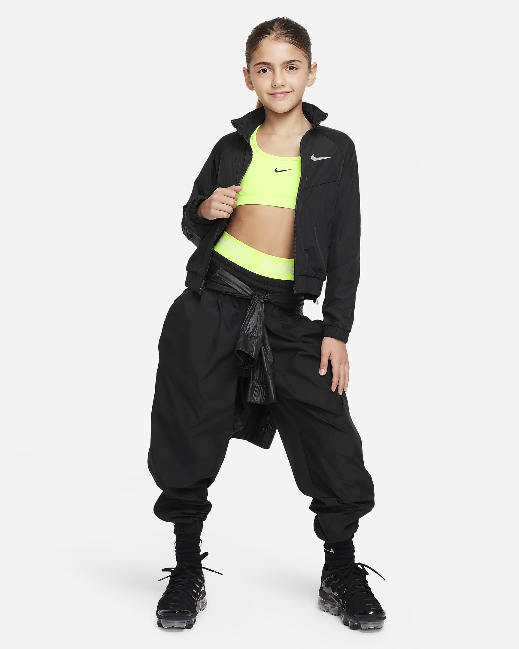 Nike Sportswear Windrunner laza fazonú kabát nagyobb gyerekeknek (lányoknak) - Fekete/Fekete