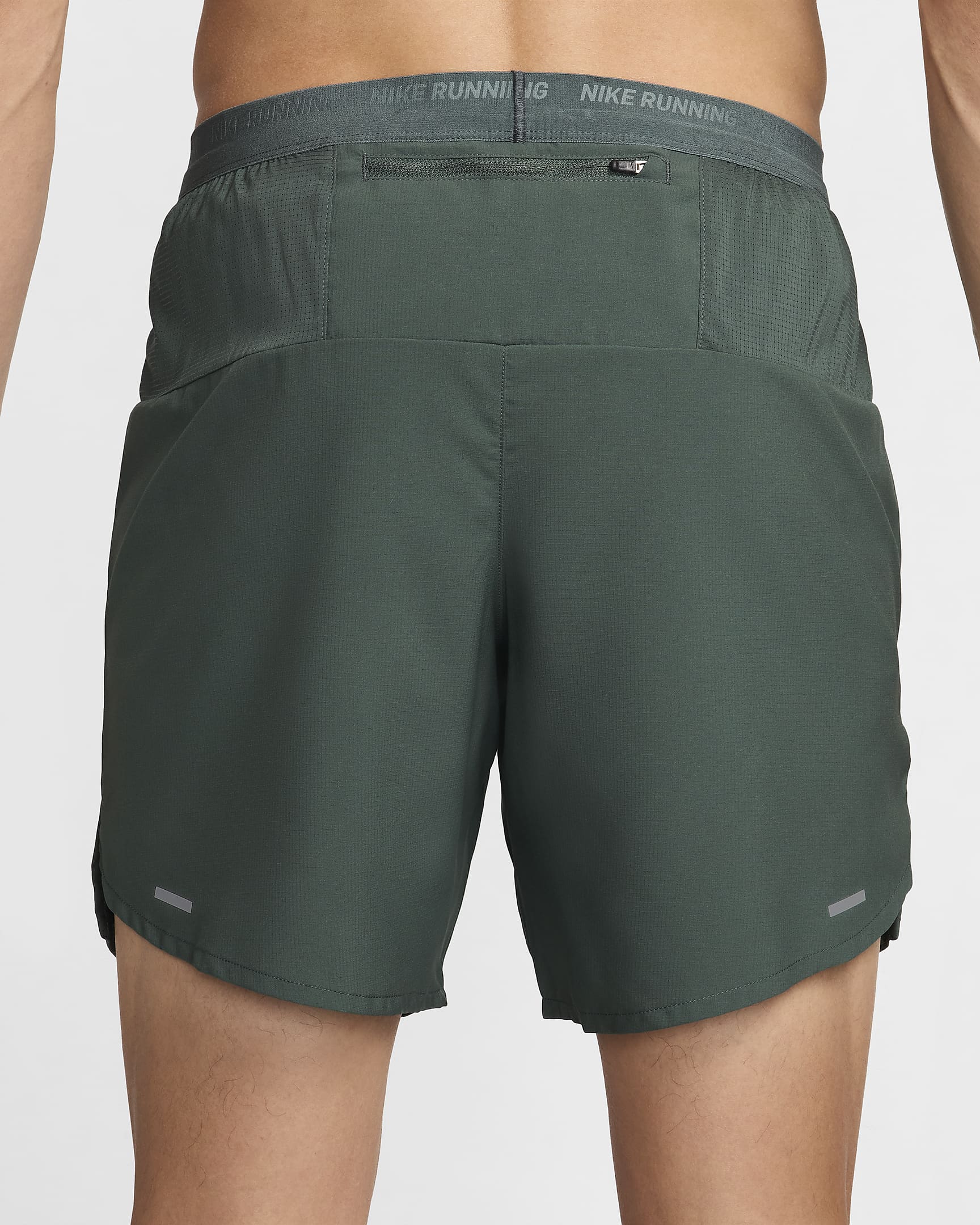 Nike Stride Dri-FIT-Laufshorts mit Futter für Herren (ca. 18 cm) - Vintage Green/Schwarz