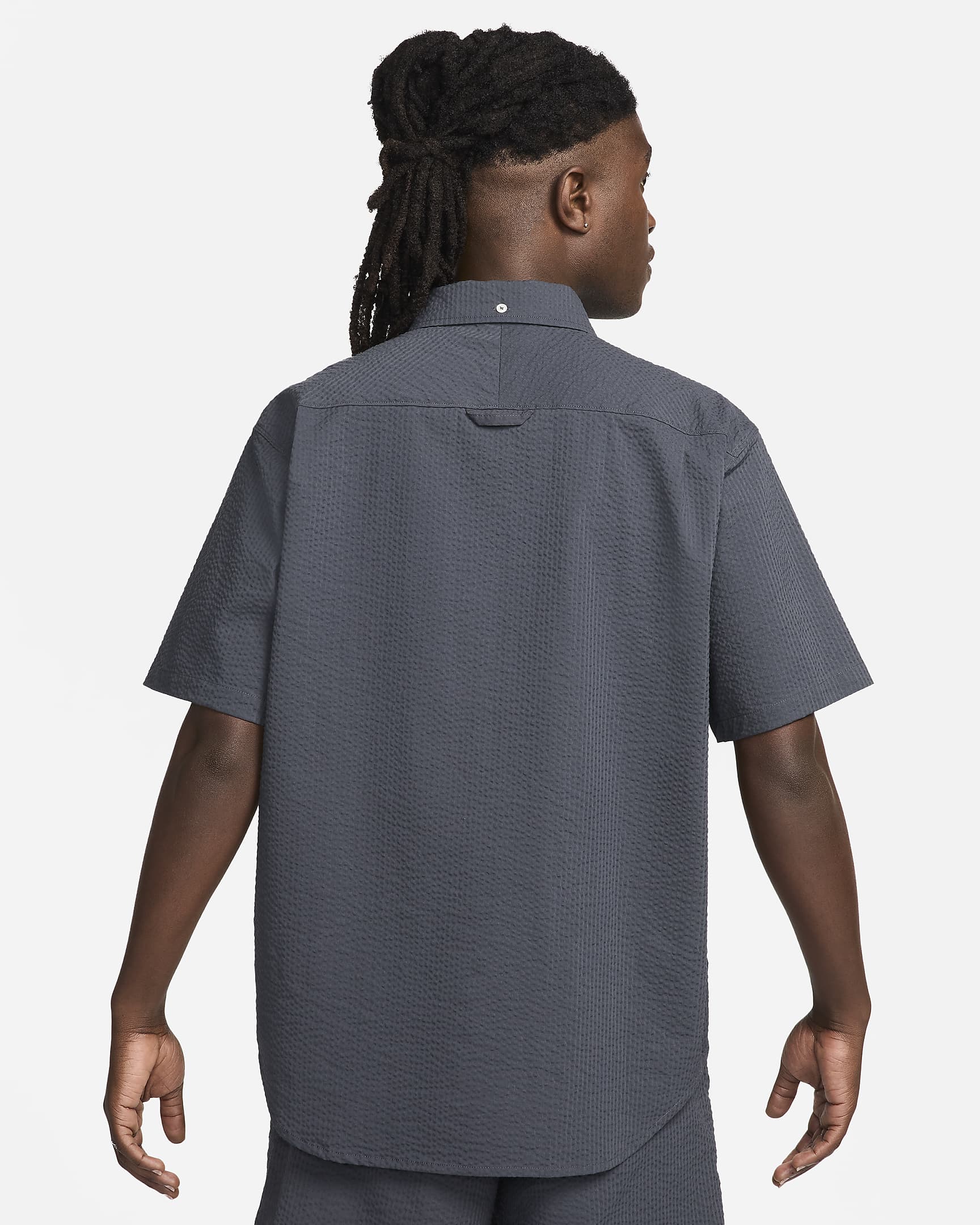 Playera con botones de manga corta seersucker para hombre Nike Life - Antracita/Antracita