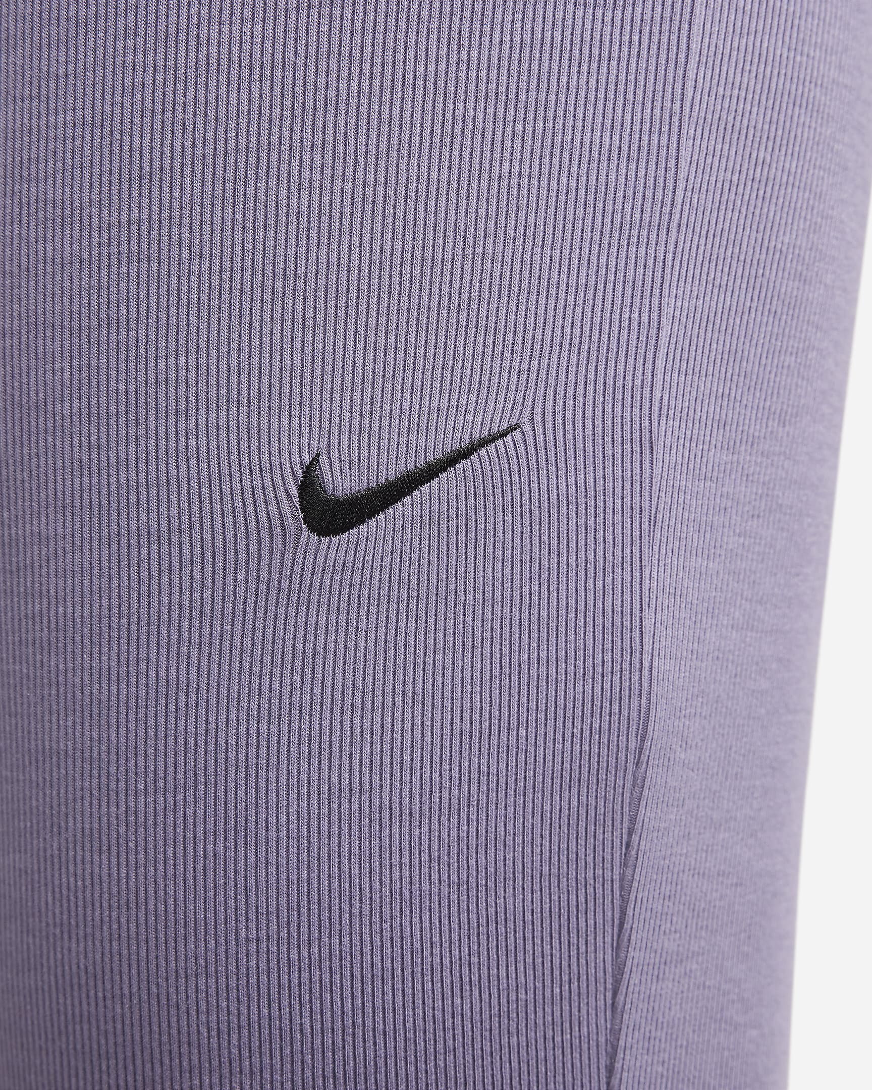 Damskie obcisłe legginsy w drobny prążek z rozszerzanymi nogawkami Nike Sportswear Chill Knit - Daybreak/Czerń