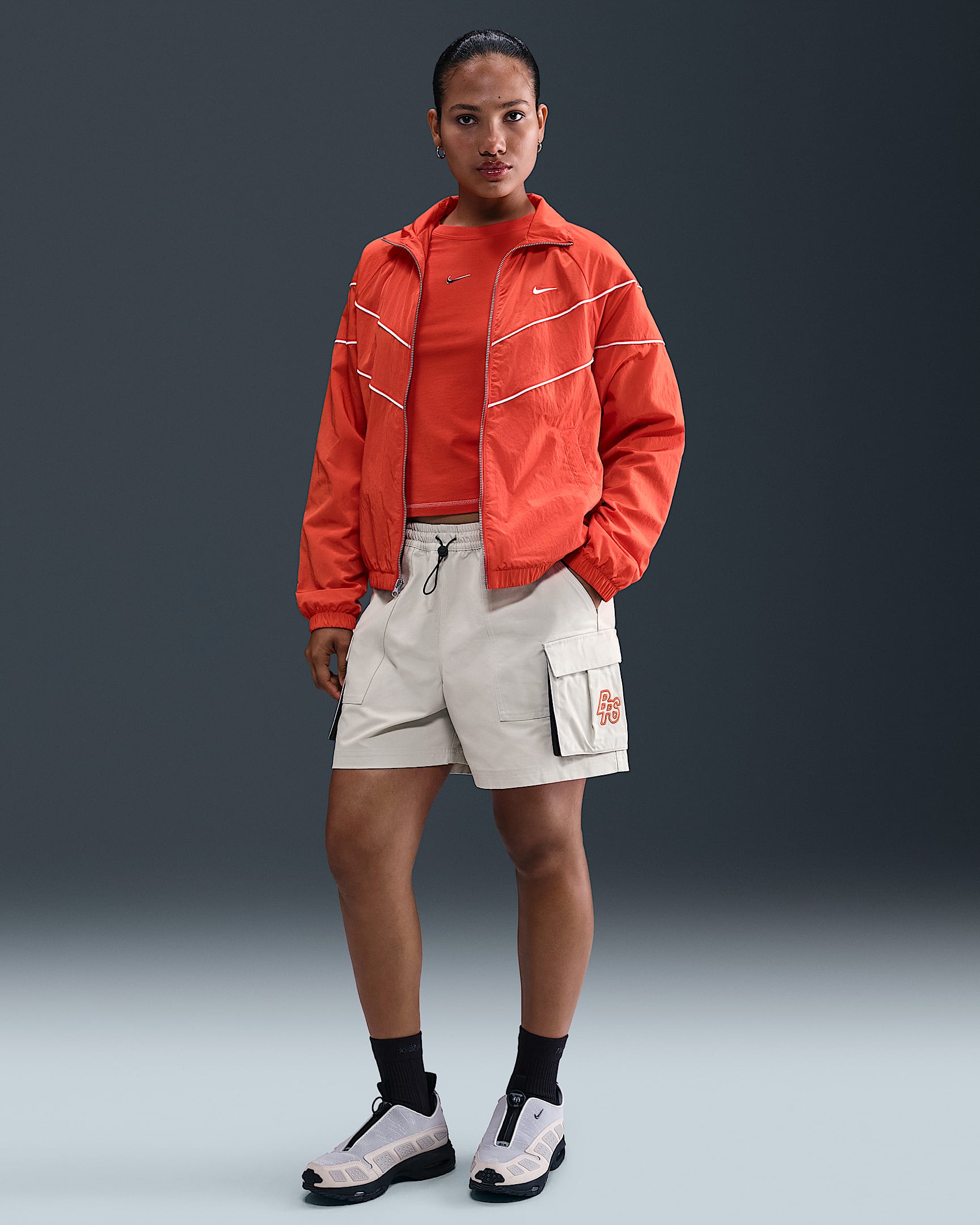 Nike Sportswear Women's 12.5cm (approx.) Cargo Shorts - Light Bone/Anthracite