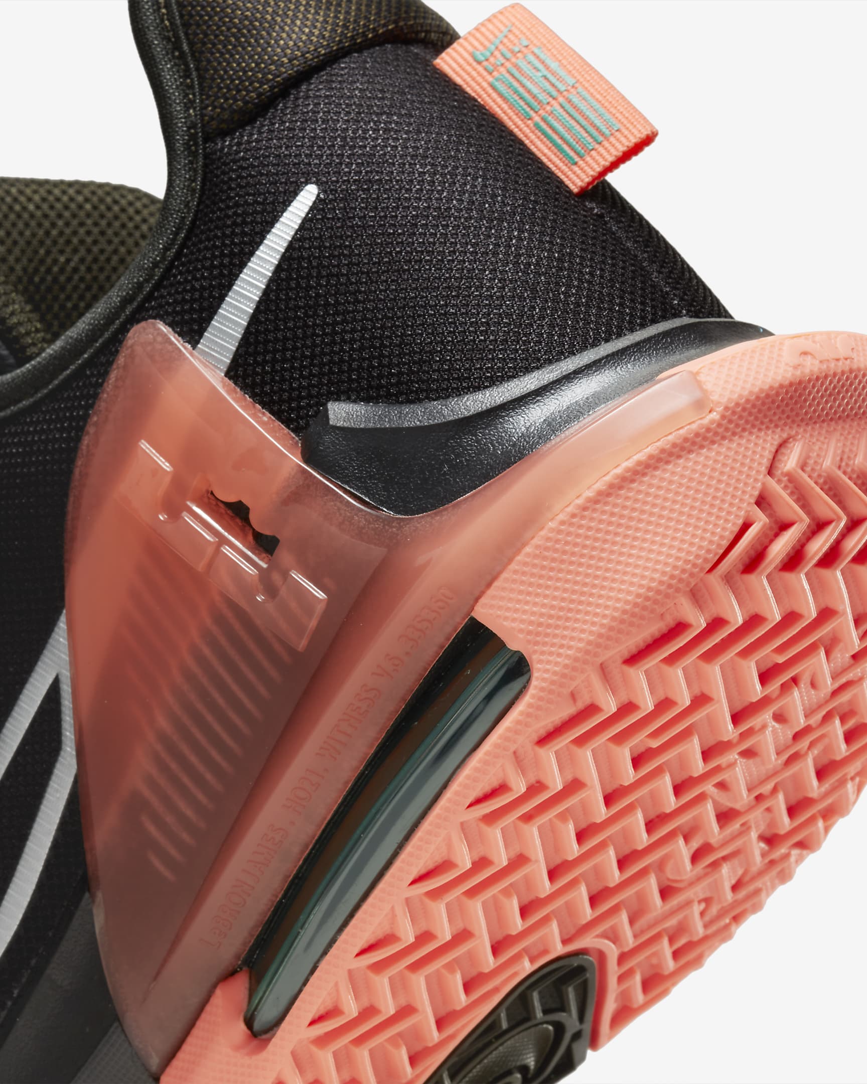 LeBron Witness 6 Basketball Shoes. Nike IE