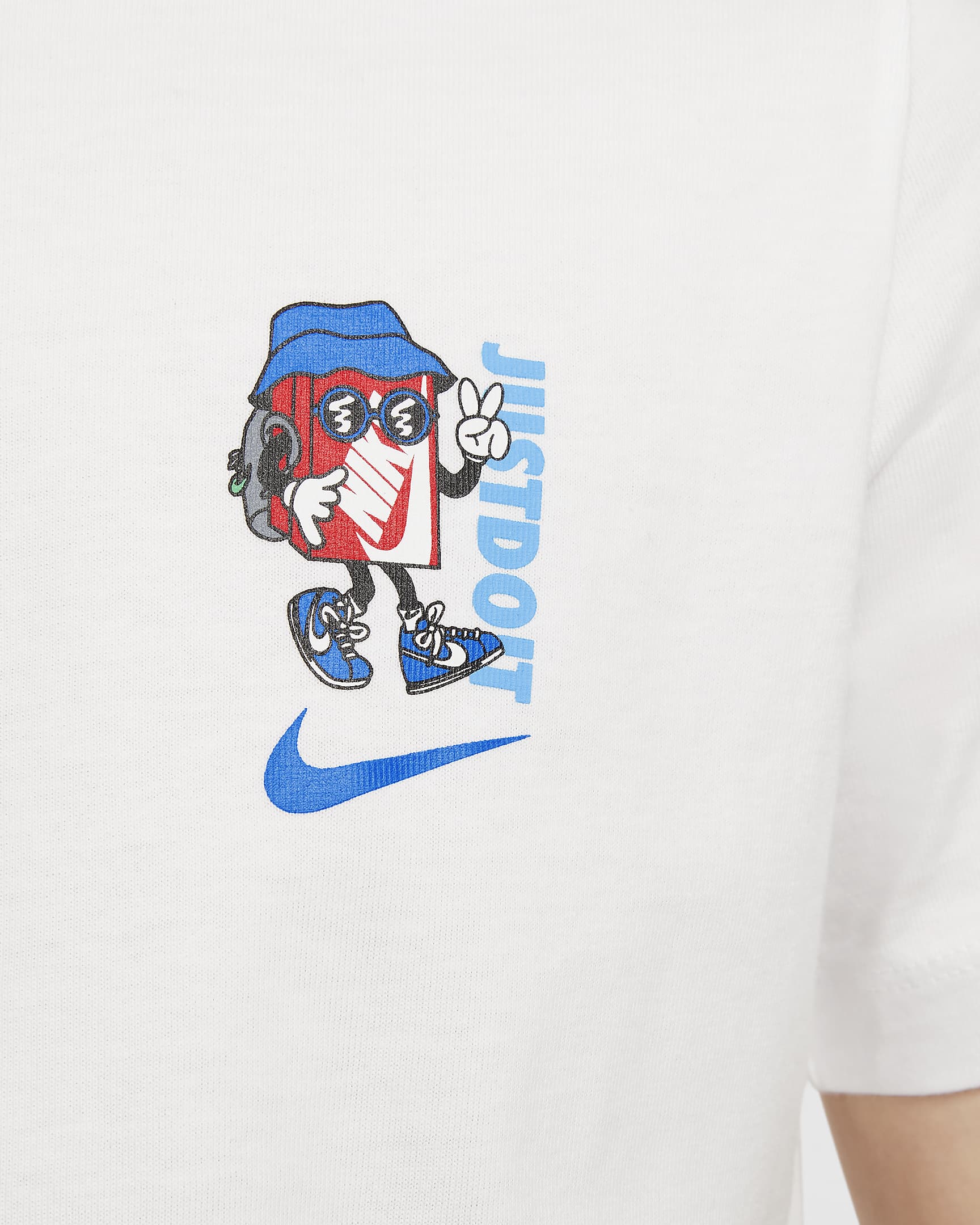 Nike Sportswear Older Kids' T-Shirt - White