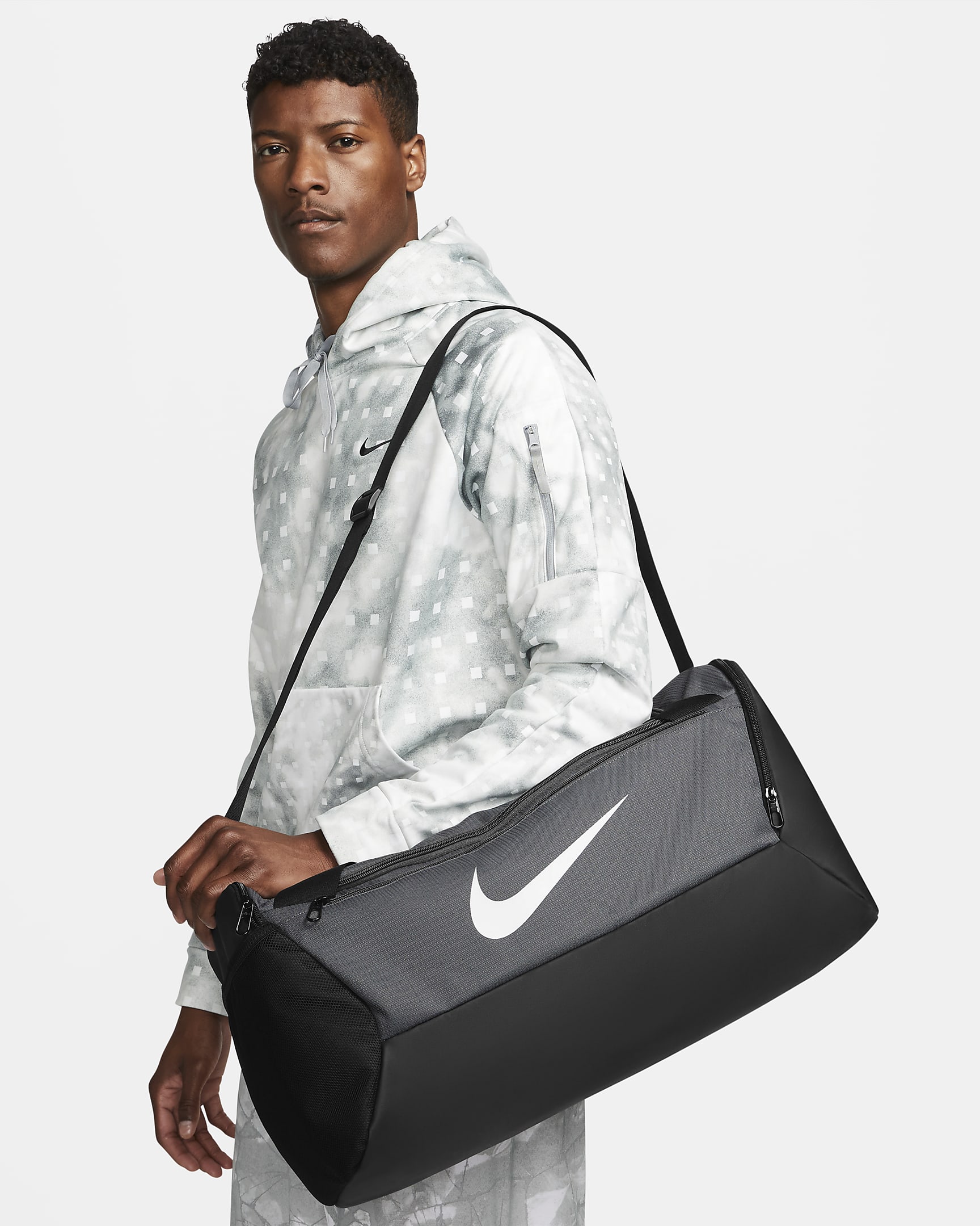 กระเป๋า Duffel เทรนนิ่ง Nike Brasilia 9.5 (ขนาดเล็ก, 41 ล.) - Iron Grey/ดำ/ขาว