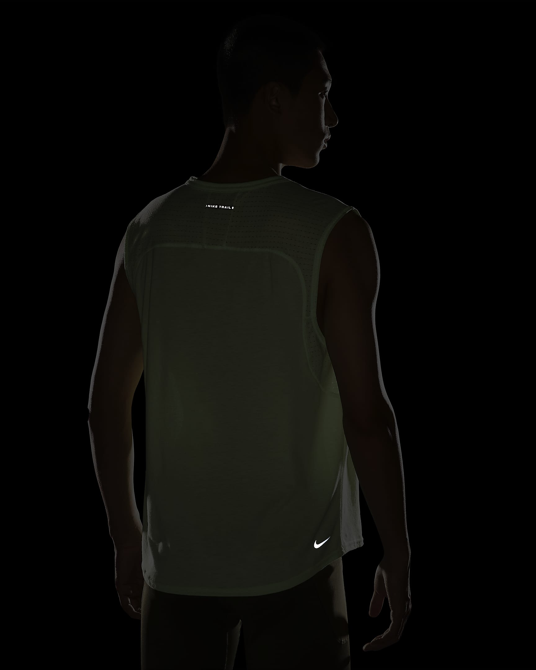 Nike Trail Solar Chase Men's Dri-FIT Sleeveless Running Top - Vapour Green/Neutral Olive/Black