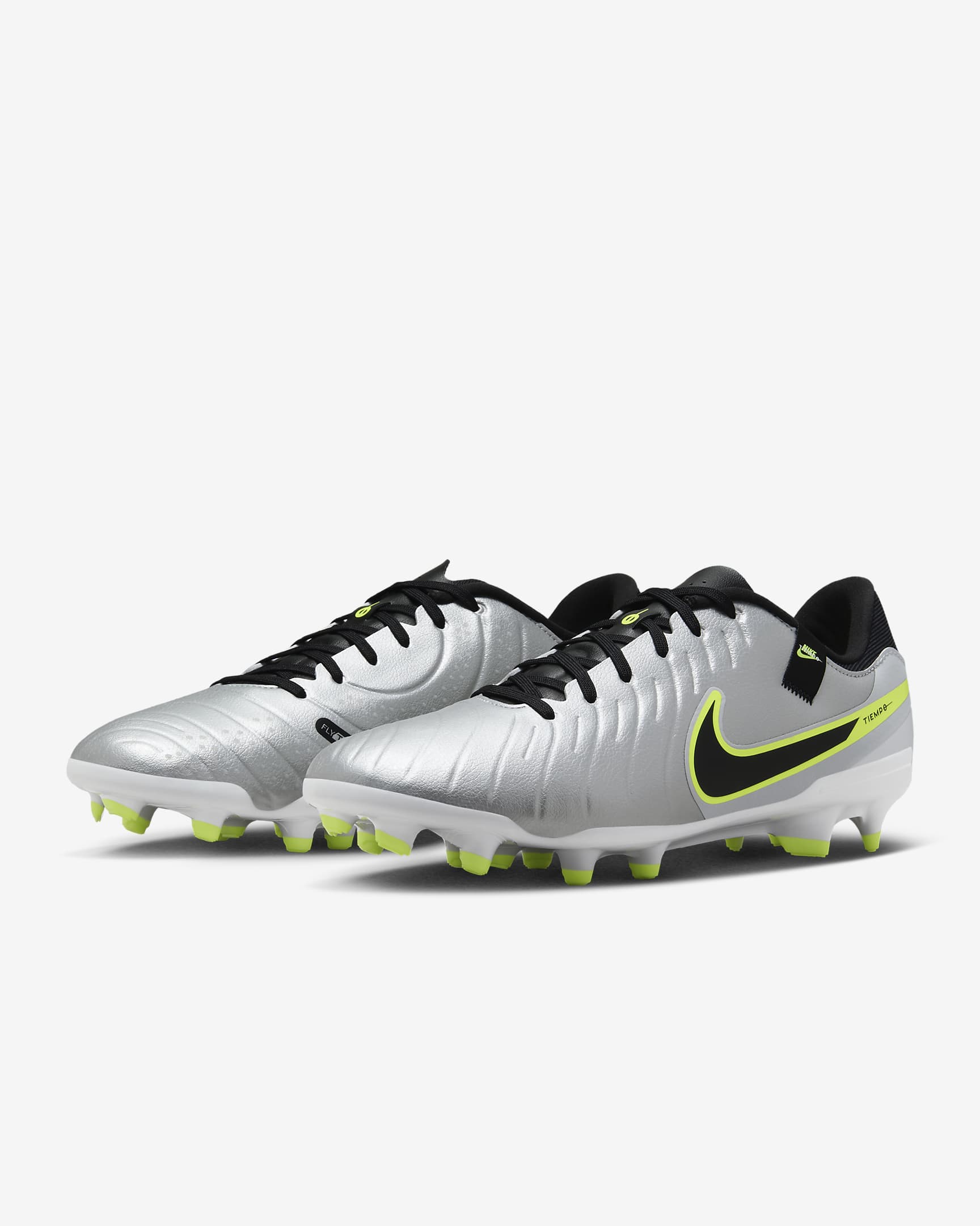 Tacos de fútbol de corte low para terrenos múltiples Nike Tiempo Legend 10 Academy - Plata metalizado/Volt/Negro