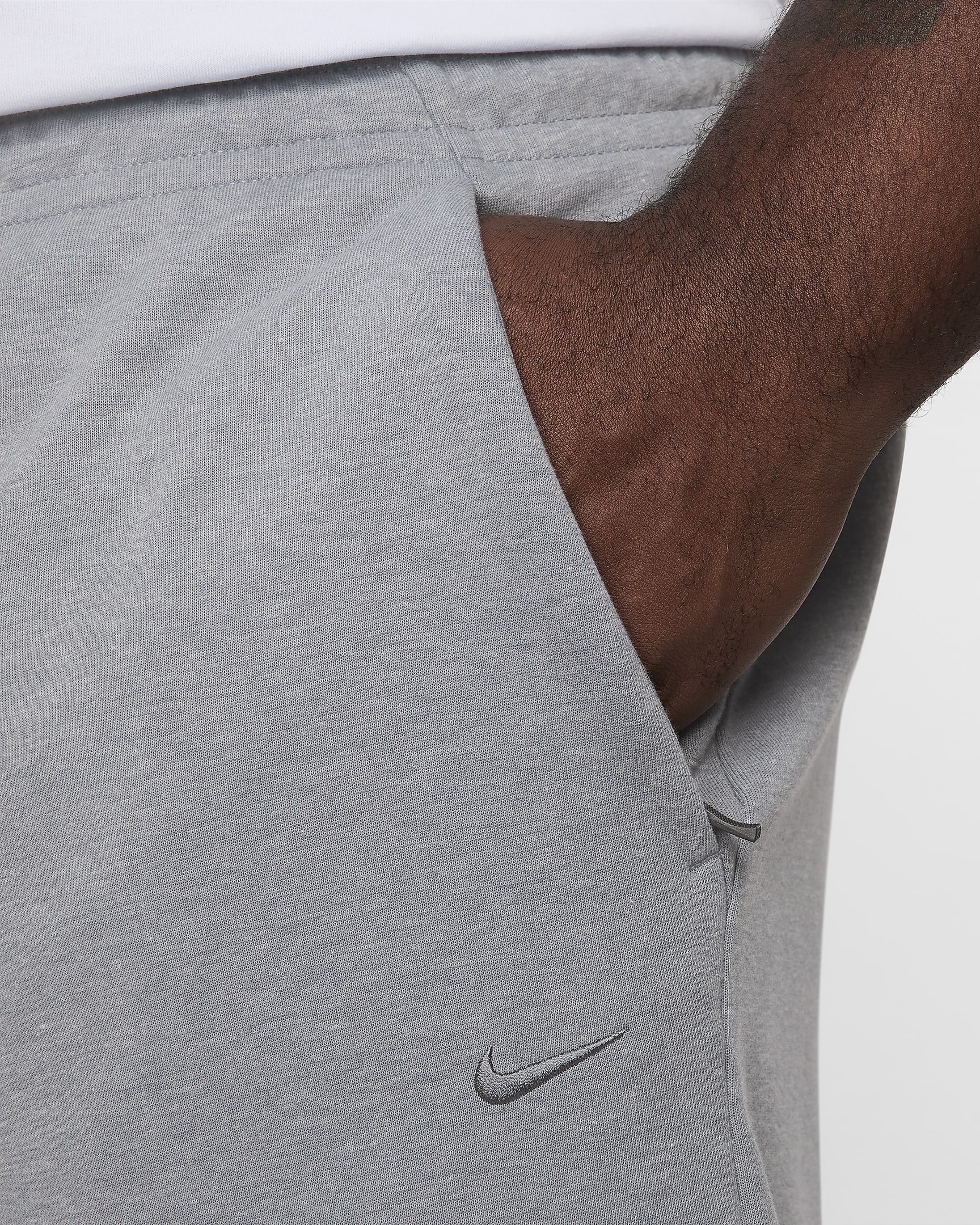 Nike Primary Dri-FIT UV 18 cm-es, bélés nélküli, sokoldalú férfi rövidnadrág - Cool Grey/Heather/Cool Grey