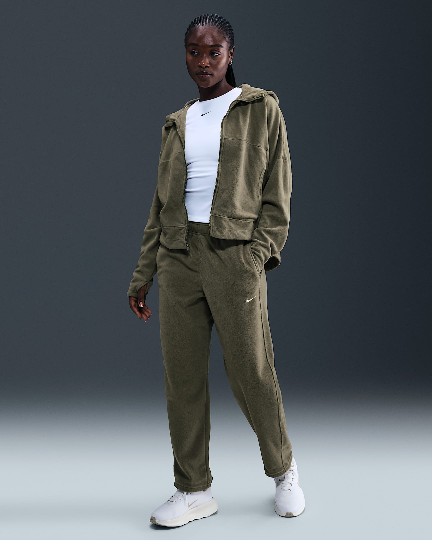 Pantaloni in fleece a vita media Therma-FIT Nike One – Donna - Medium Olive/Bianco