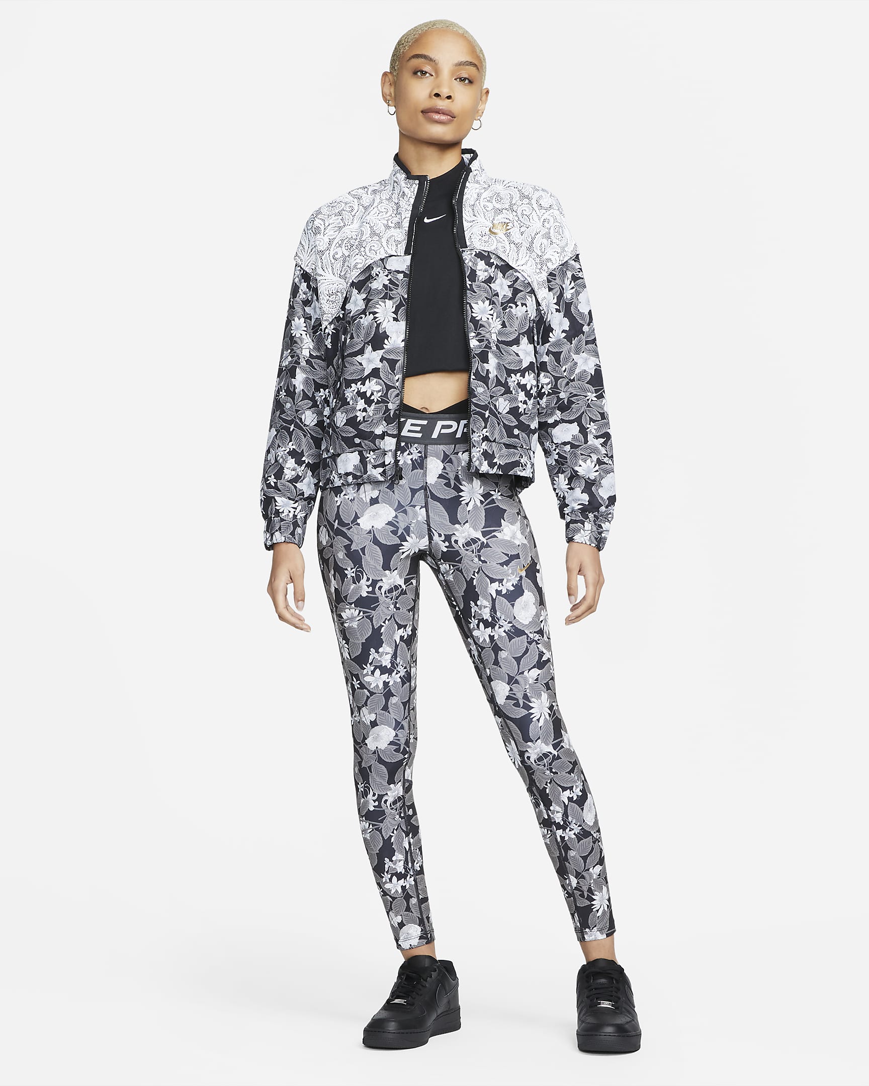 Serena Williams Design Crew Women's Crossover Leggings. Nike NO