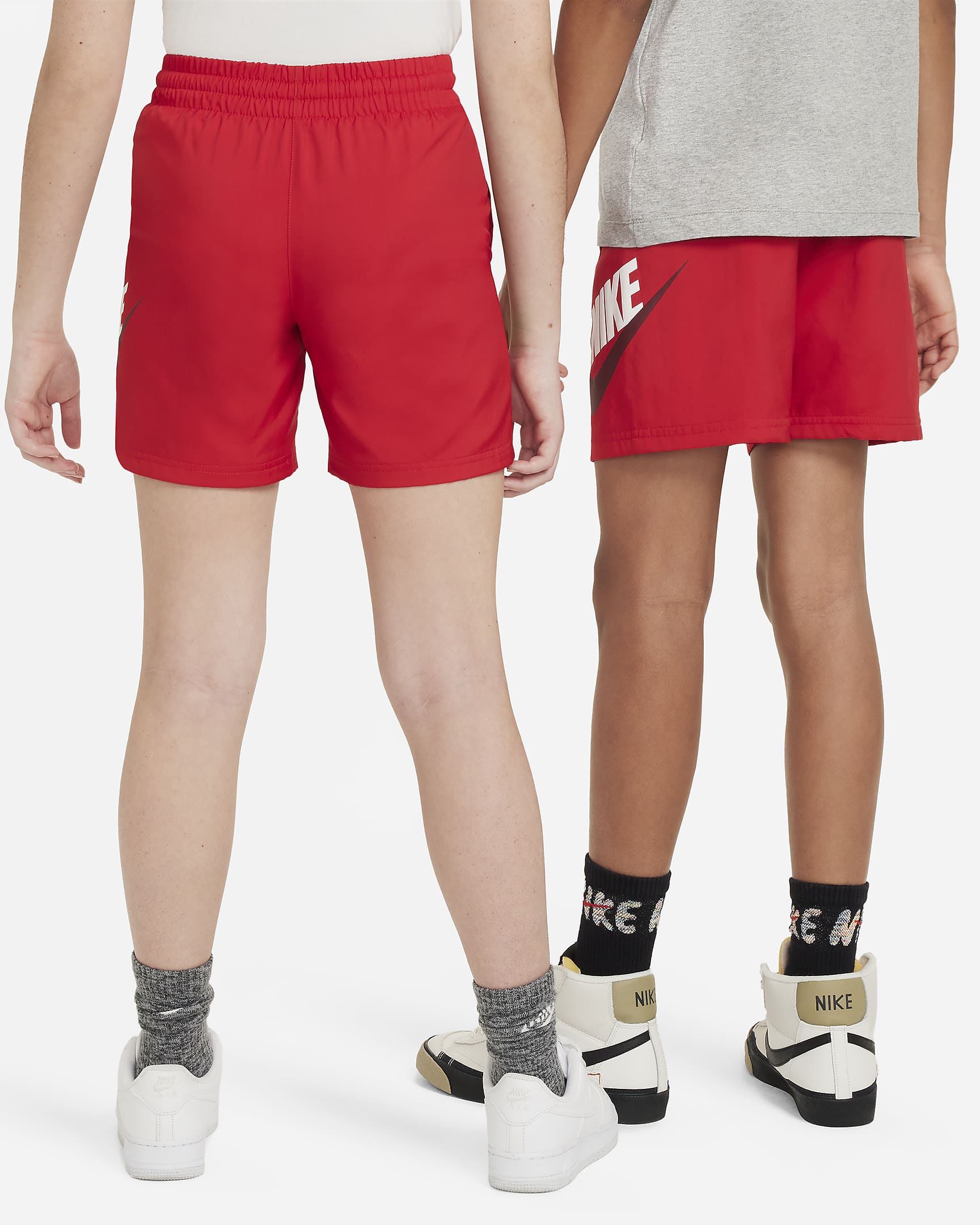 Shorts in tessuto Nike Sportswear – Ragazzi - University Red