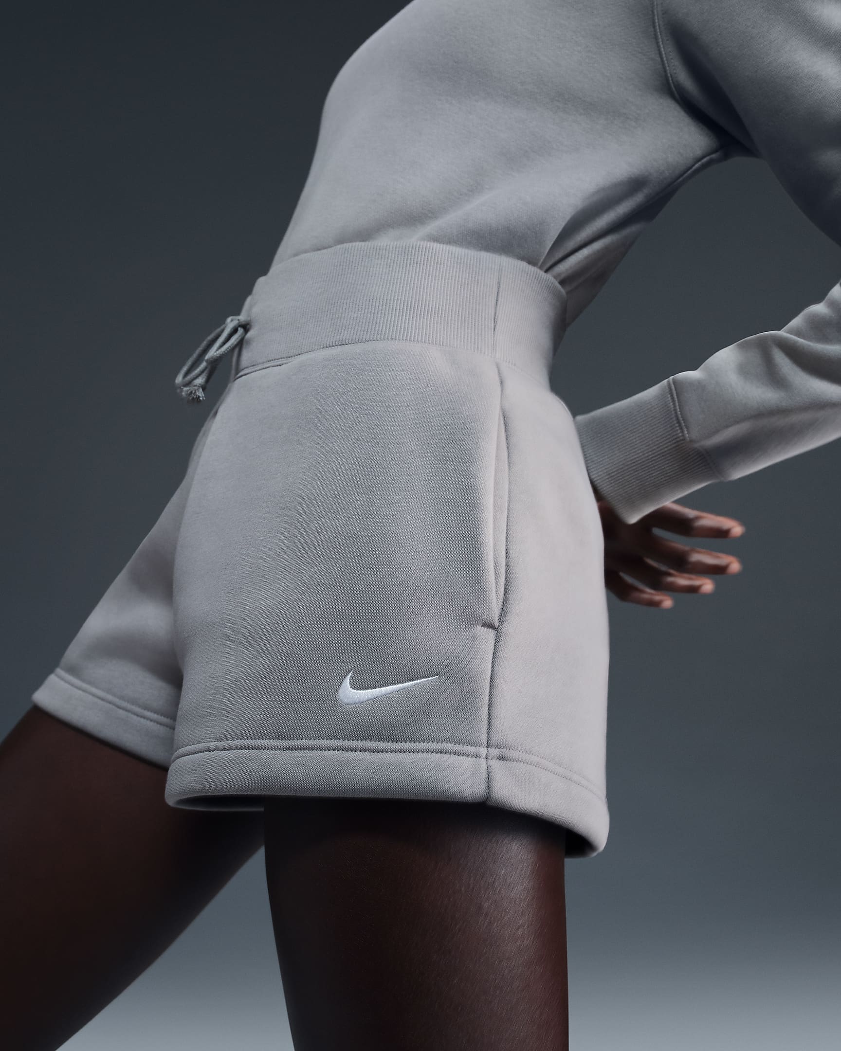 Shorts de ajuste holgado y tiro alto para mujer Nike Sportswear Phoenix Fleece - Militar claro/Vela