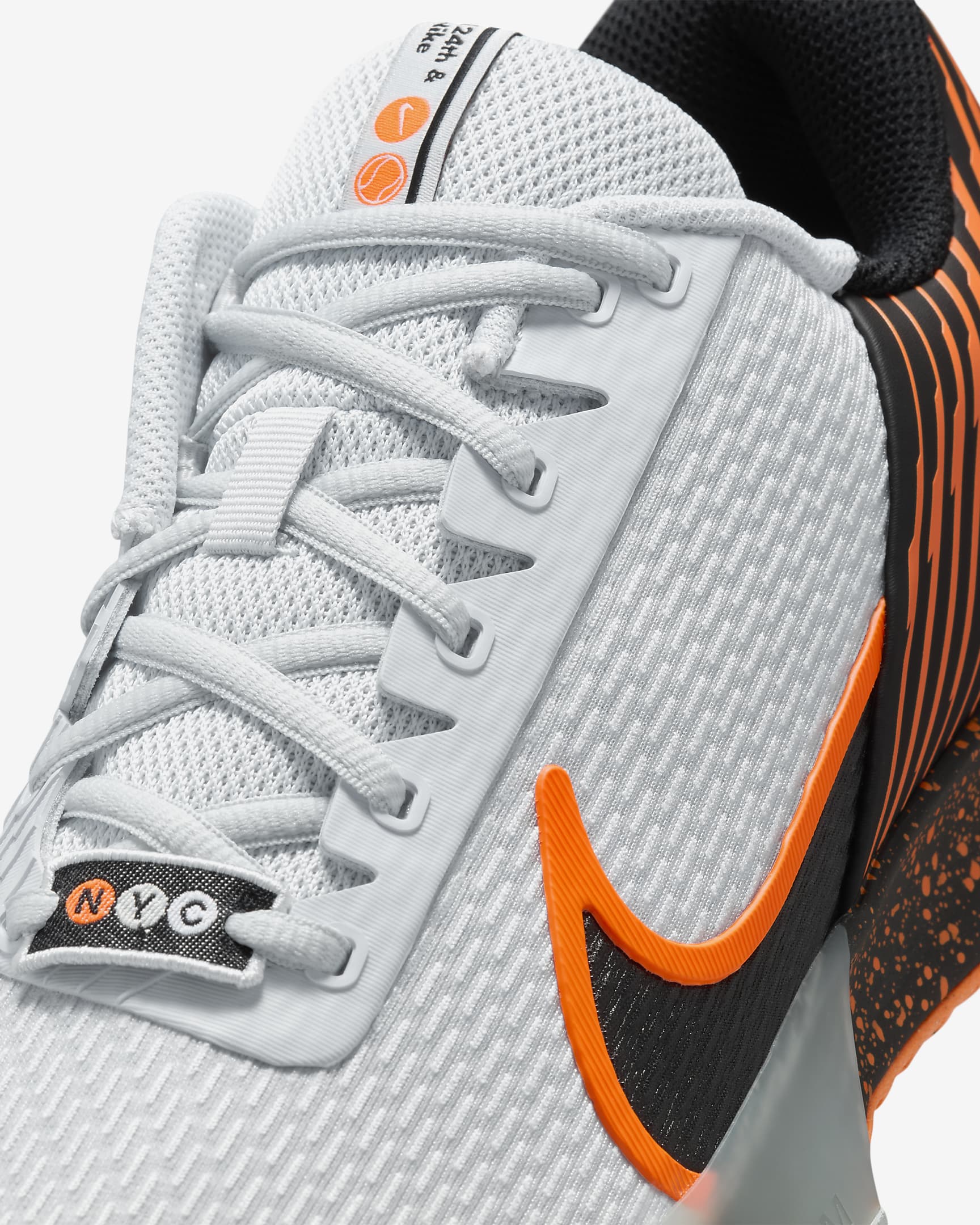 NikeCourt Vapor Pro 2 Premium tennisschoenen voor heren (gravel) - Pure Platinum/Hyper Crimson/Wit/Zwart