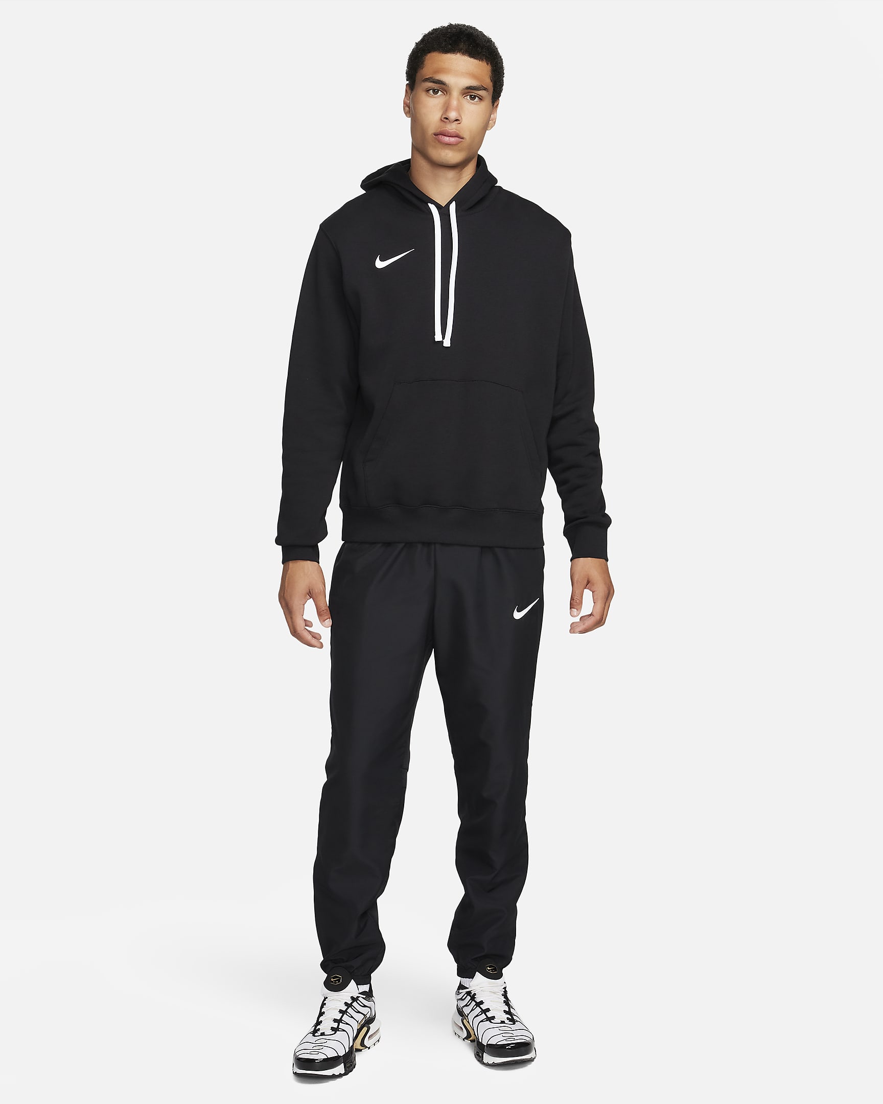 Nike Academy Men's DriFIT Football Pants. Nike SE