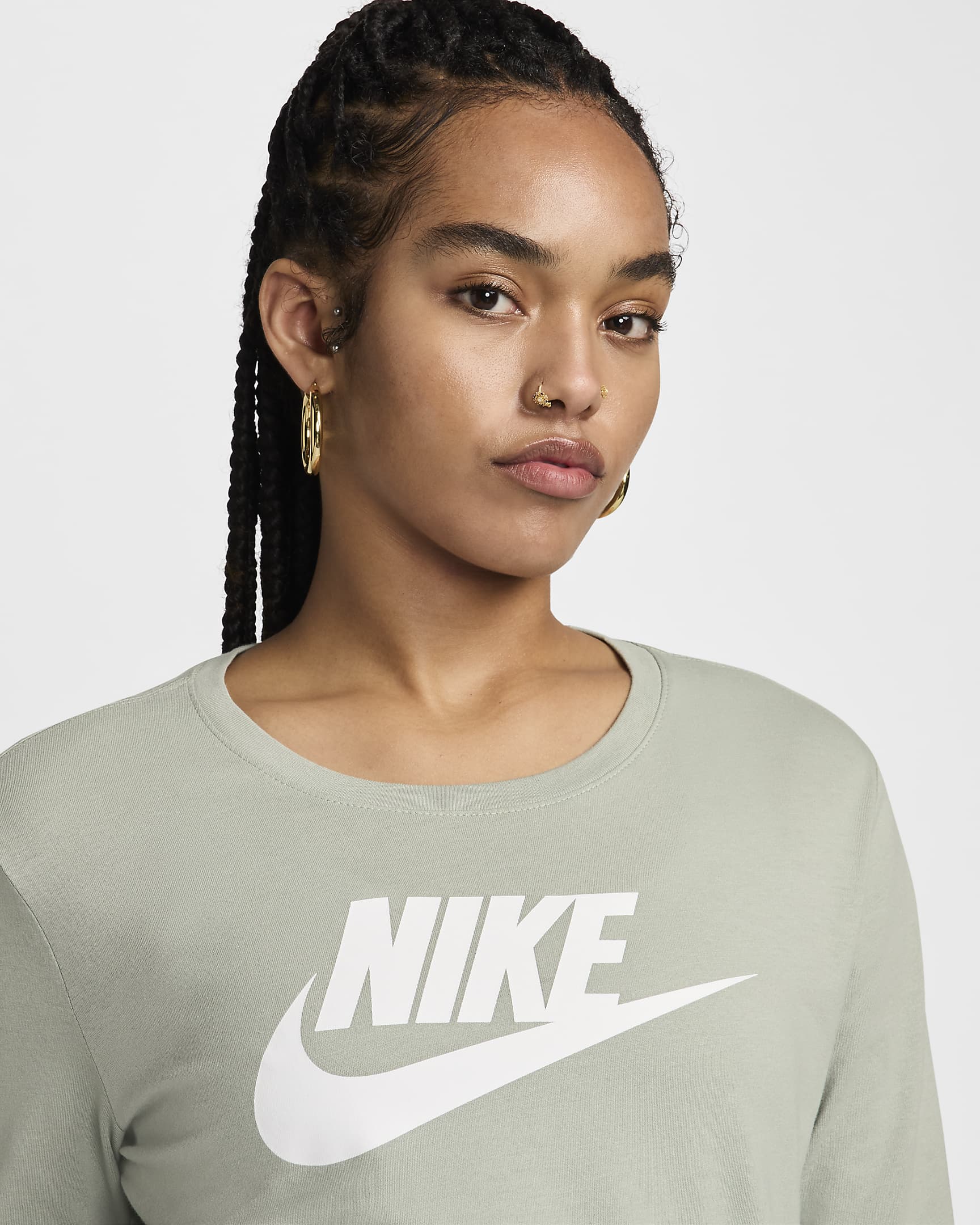 Nike Sportswear Essentials Women's Long-Sleeve Logo T-Shirt - Jade Horizon/White