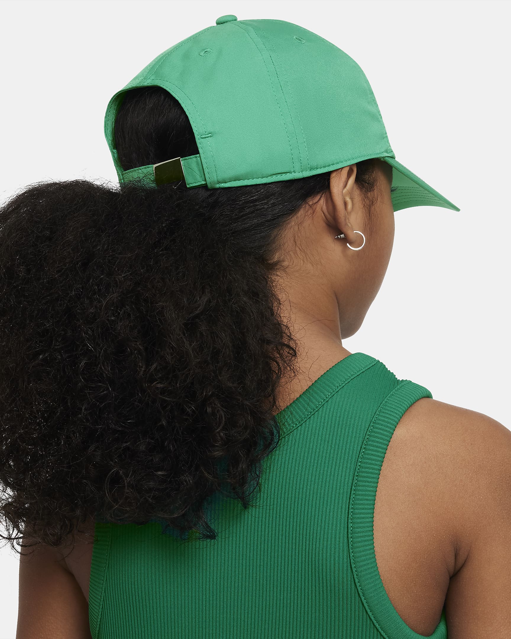 Gorra Swoosh metálica sin estructura para niños Nike Dri-FIT Club - Verde estadio