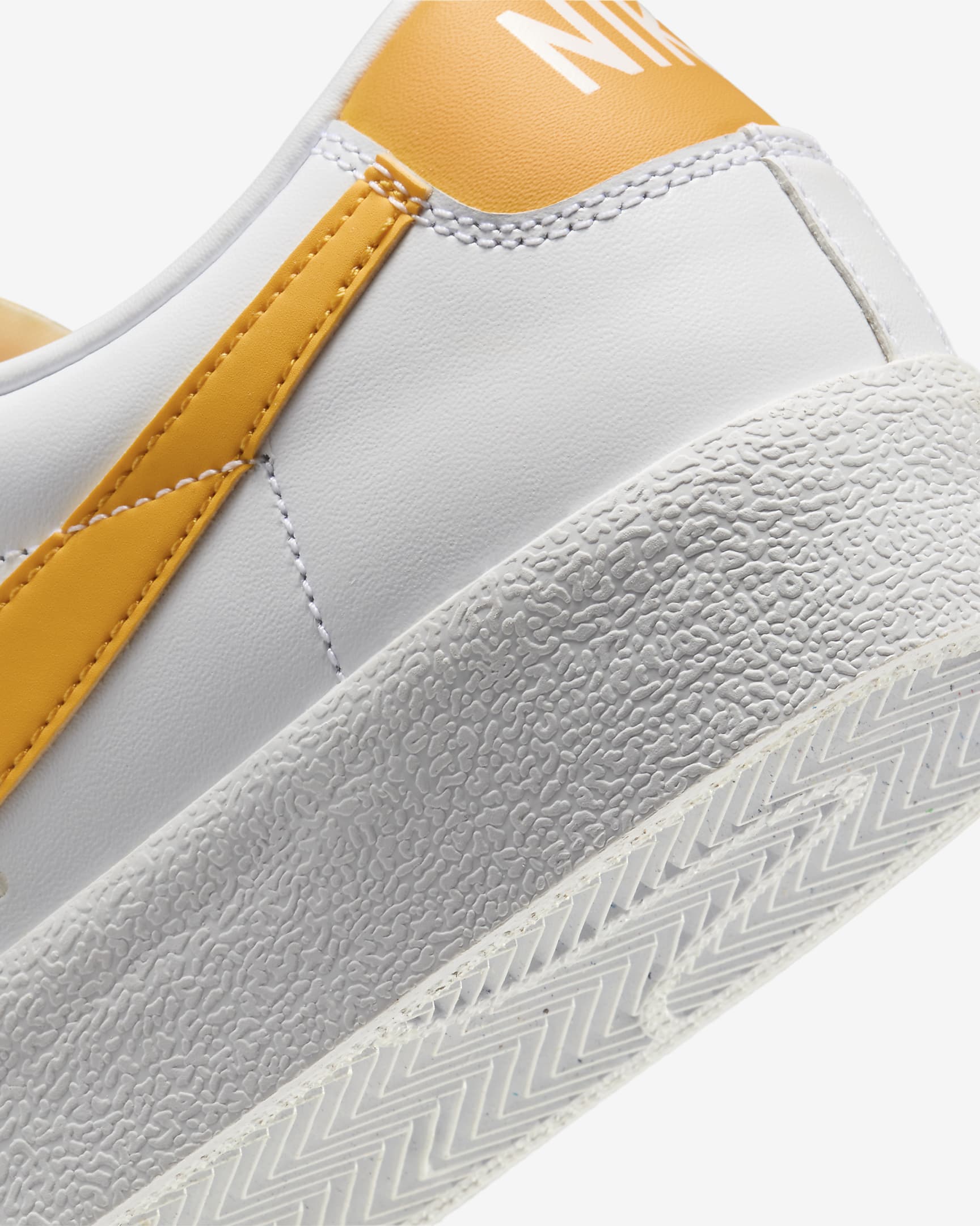 Nike Blazer Low '77 Vintage Men's Shoes - White/Phantom/University Gold