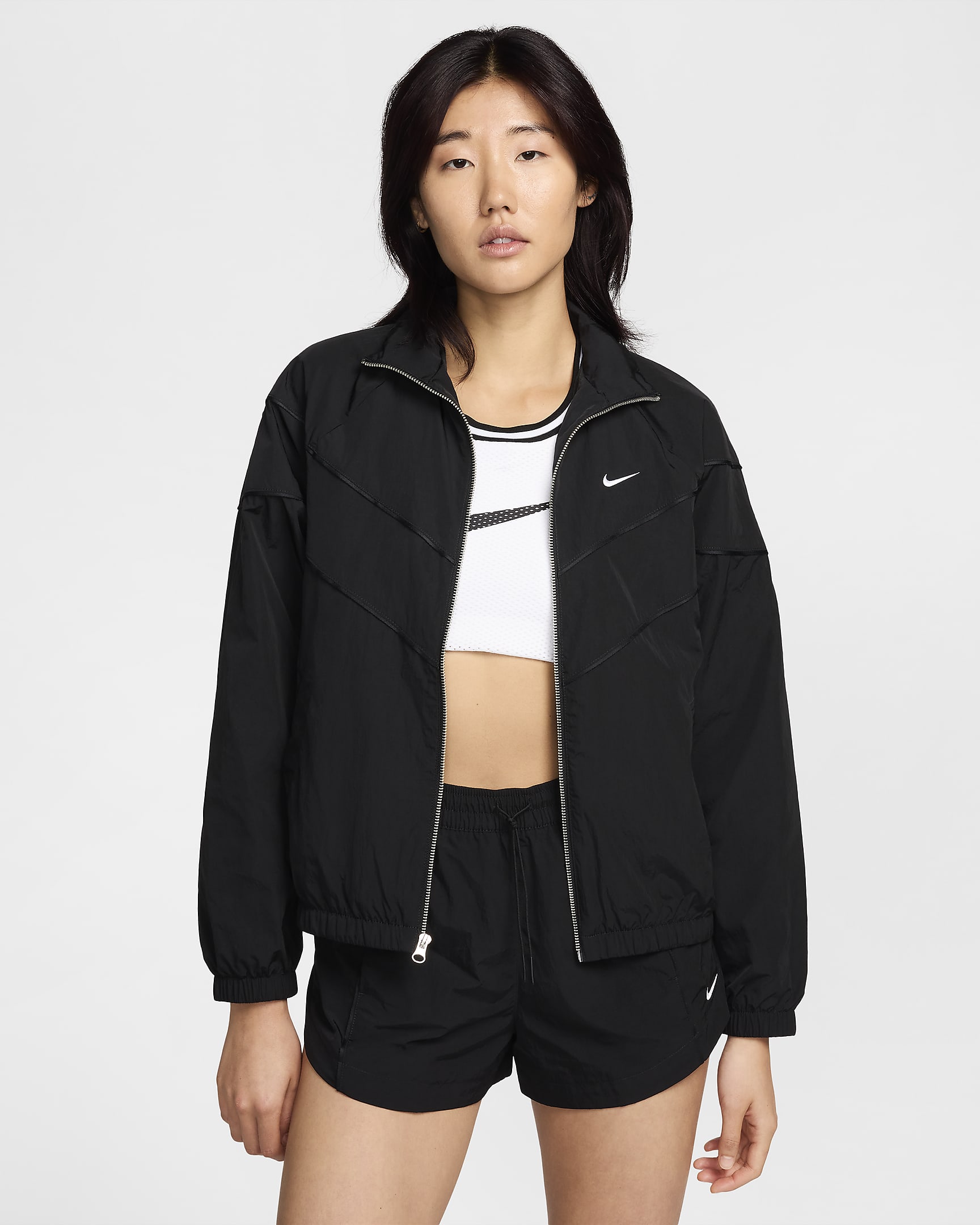 Nike Windrunner 女款寬鬆 UV 梭織全長式拉鍊外套 - 黑色/白色