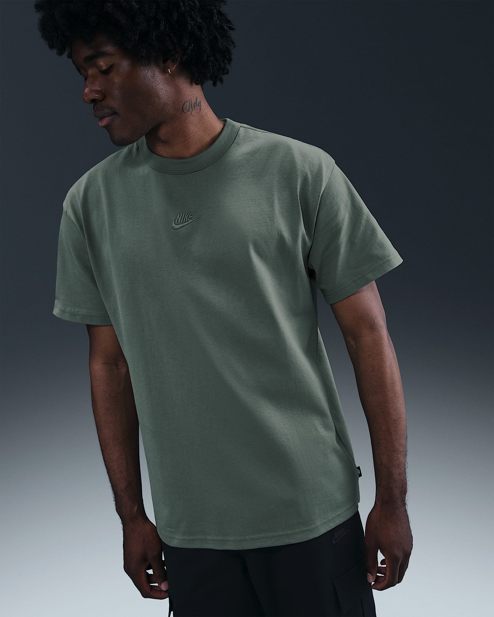 Nike Sportswear Premium Essentials Men's T-Shirt - Clay Green