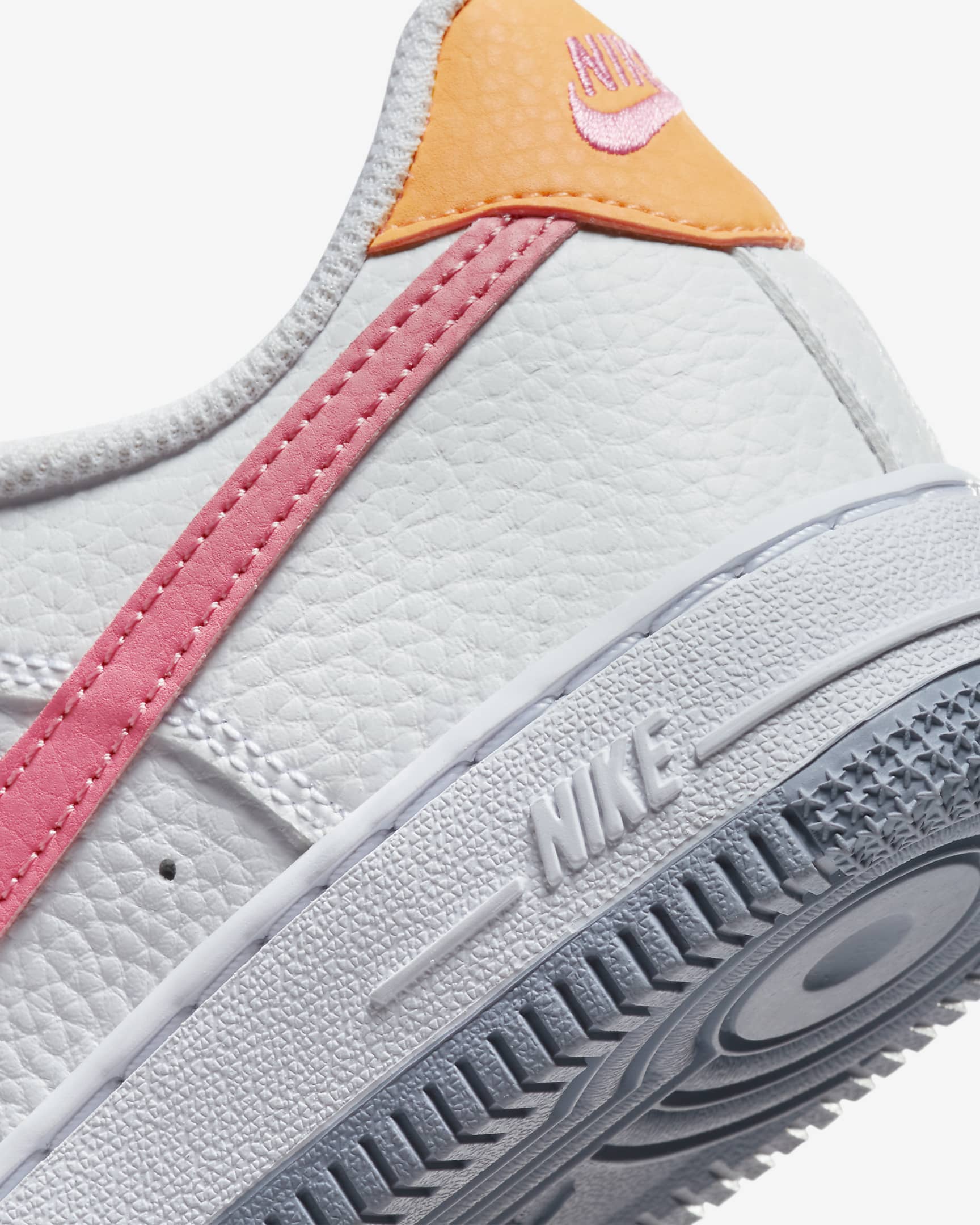 nike force 1 trainers