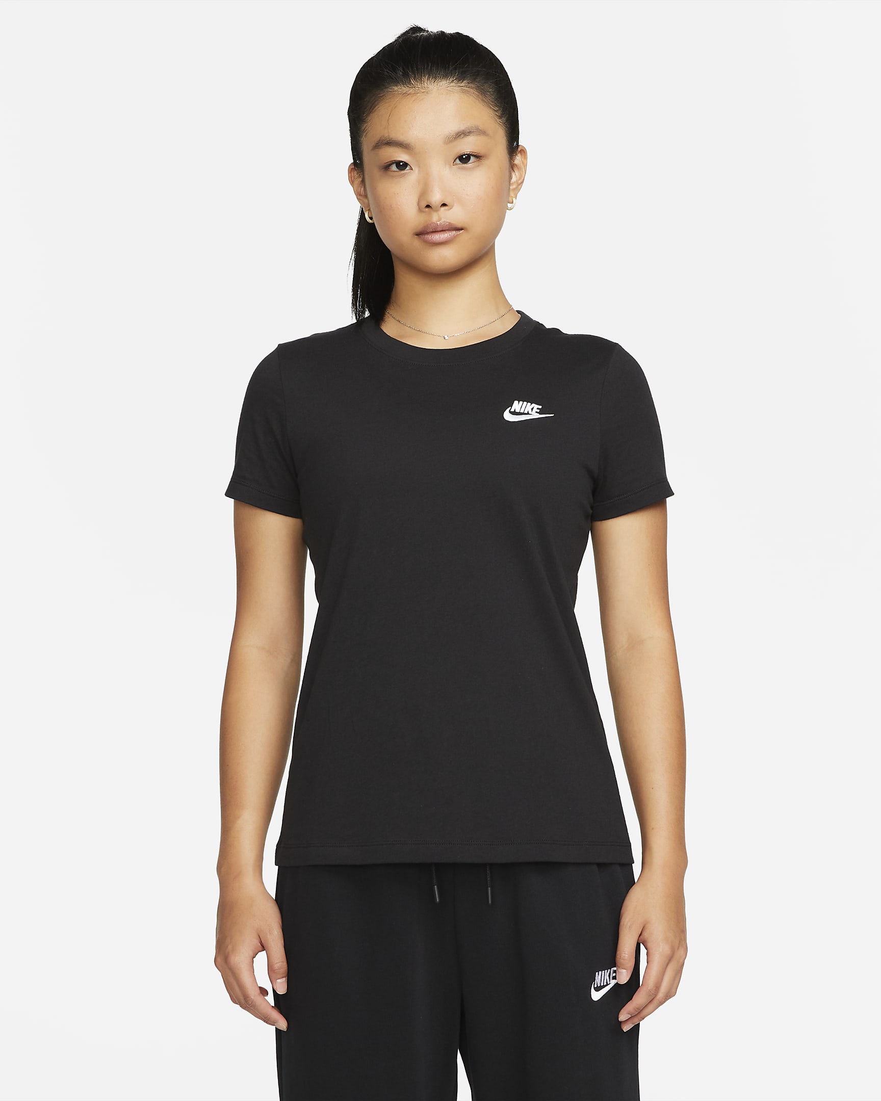 Nike Sportswear 女款 Club T 恤 - 黑色/白色