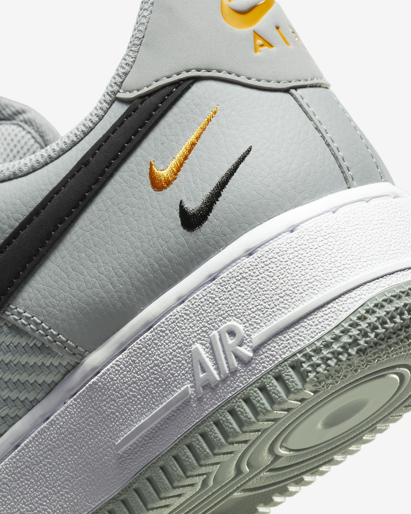 nike air force 1 07 8.5