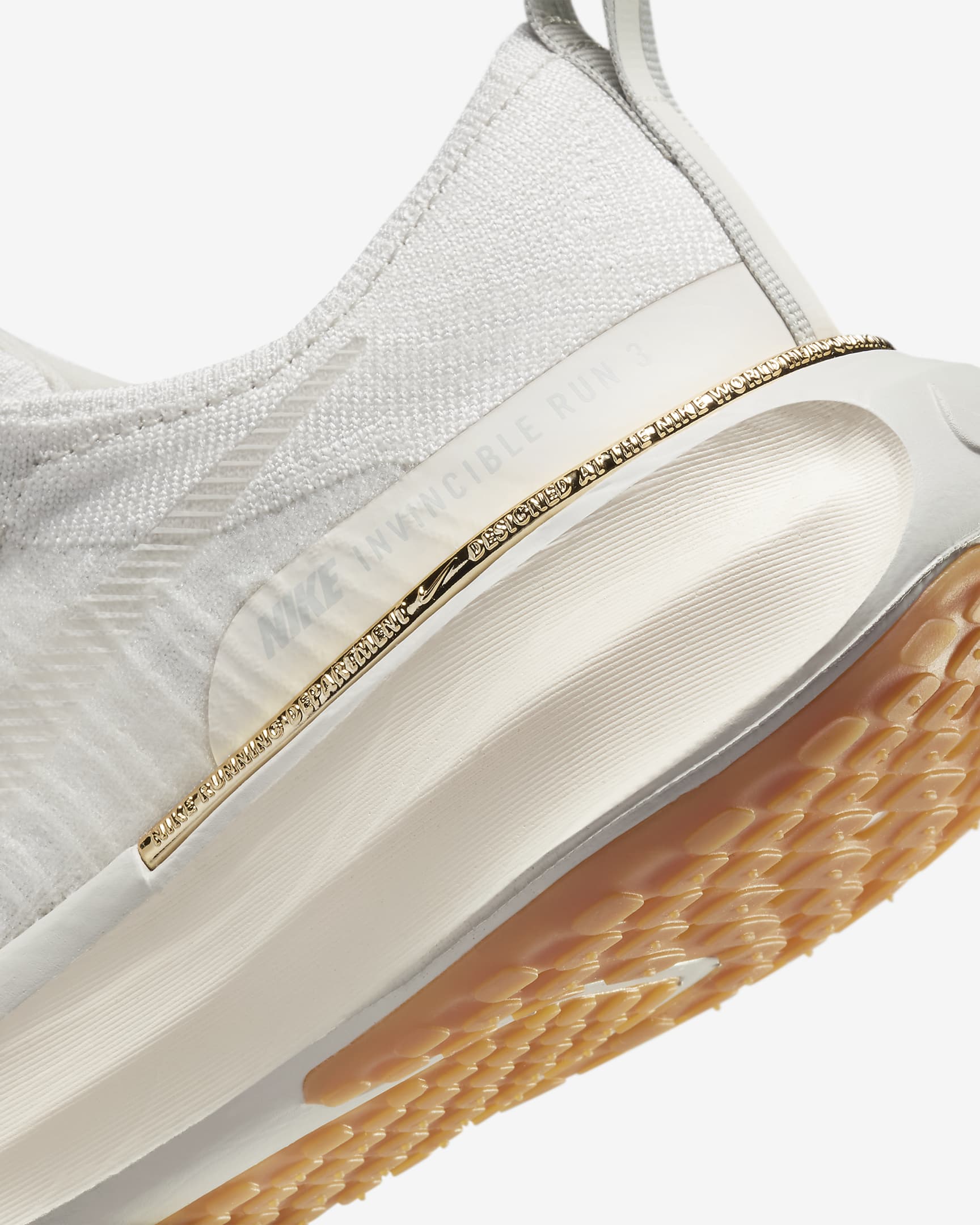 Damskie buty do biegania po asfalcie Nike Invincible 3 - Light Bone/Sail/Gum Light Brown/Pale Ivory