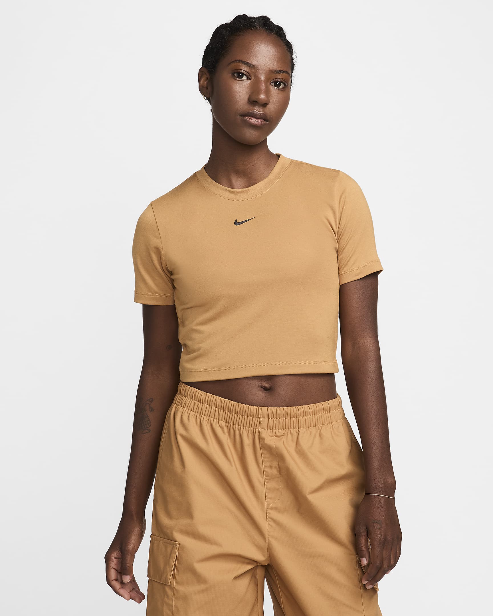 Playera slim cropped para mujer Nike Sportswear Essential - Lino/Negro