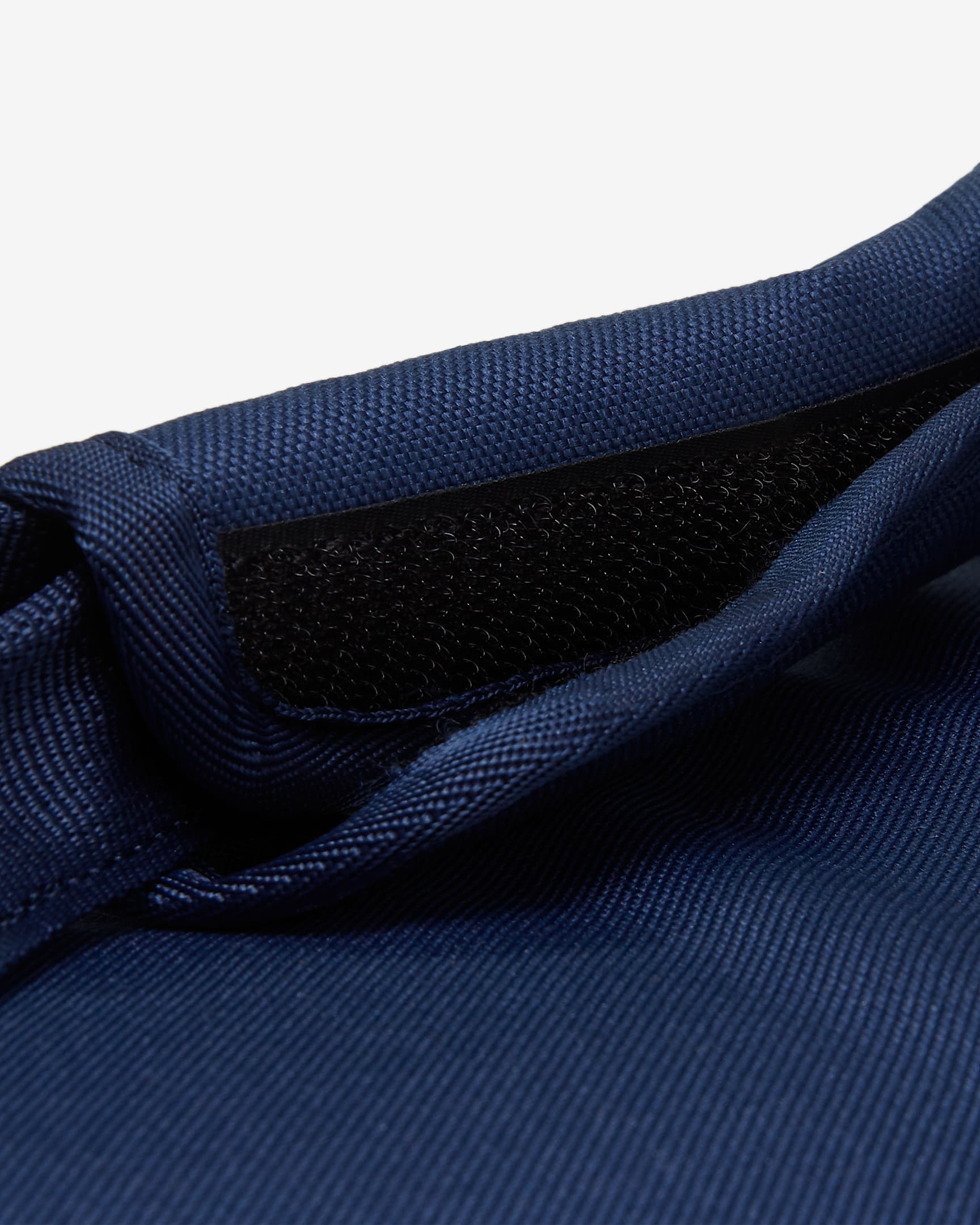 Nike Academy Team Football Duffel Bag (Medium, 60L). Nike UK