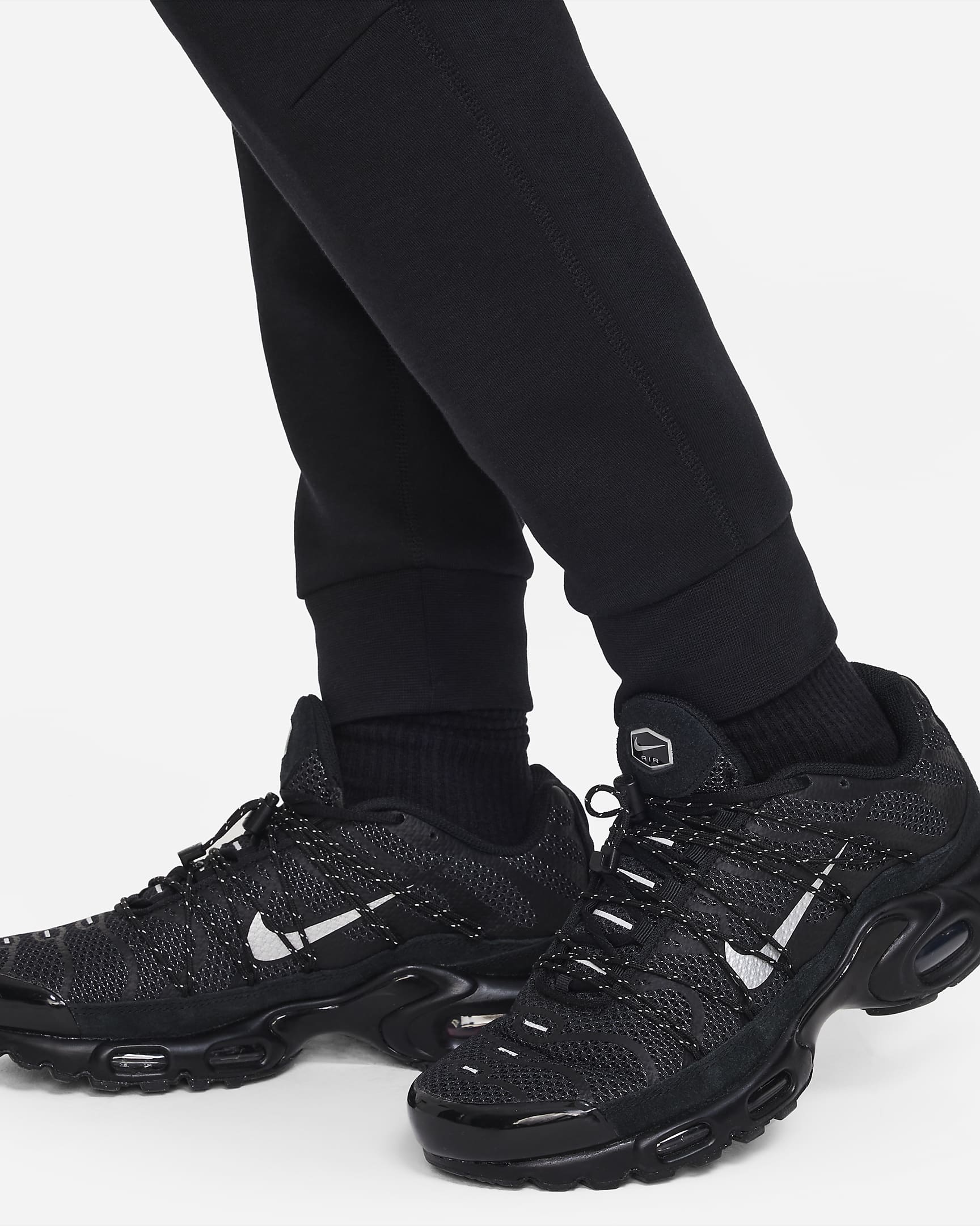 Nike Sportswear Tech Fleece Older Kids' (Boys') Trousers (Extended Size) - Black/Black/Black