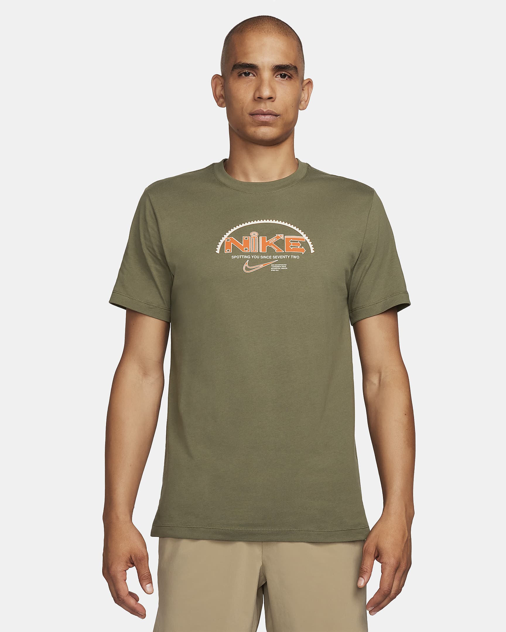 Nike Men's Fitness T-Shirt - Medium Olive