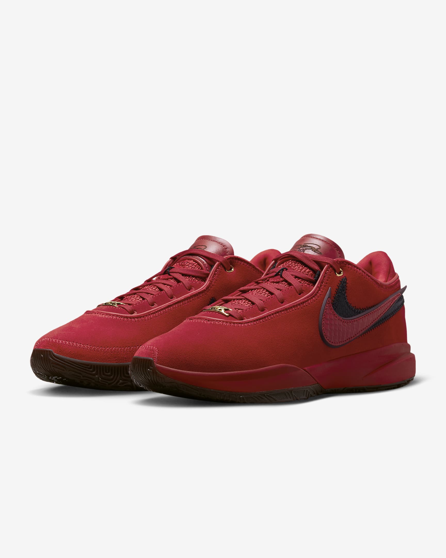 LeBron 20 Basketball Shoes. Nike UK