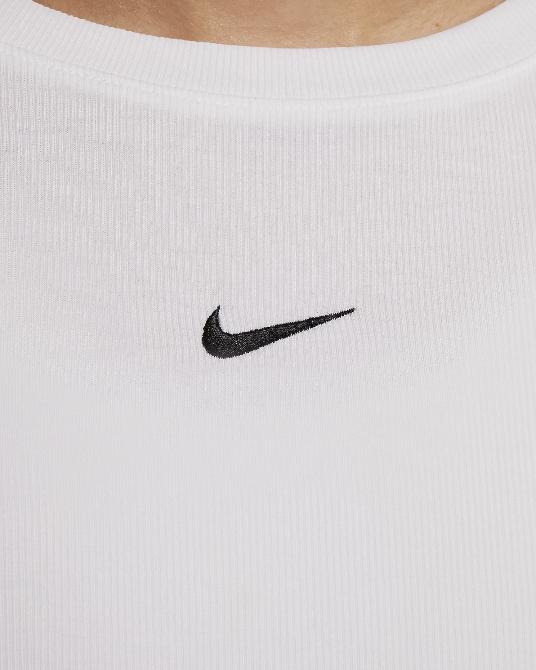 Nike Sportswear Essential Women's Ribbed Long-Sleeve Mod Crop Top. Nike SI