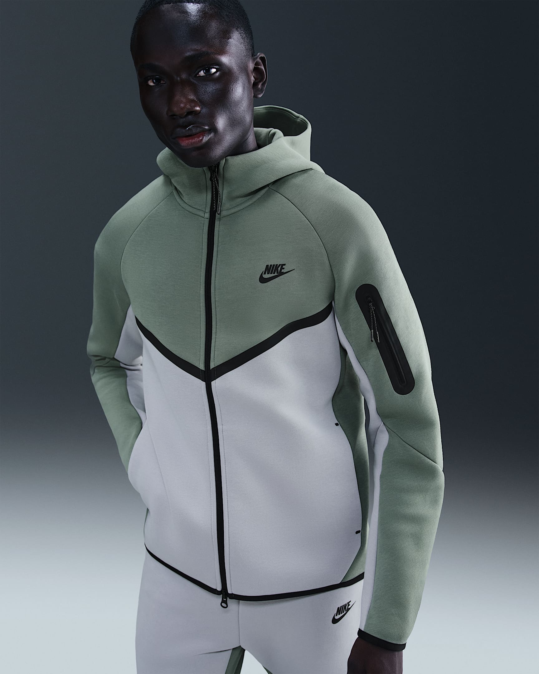 Nike Tech Windrunner-fleecejakke med lynlås til mænd - Clay Green/Light Smoke Grey/sort