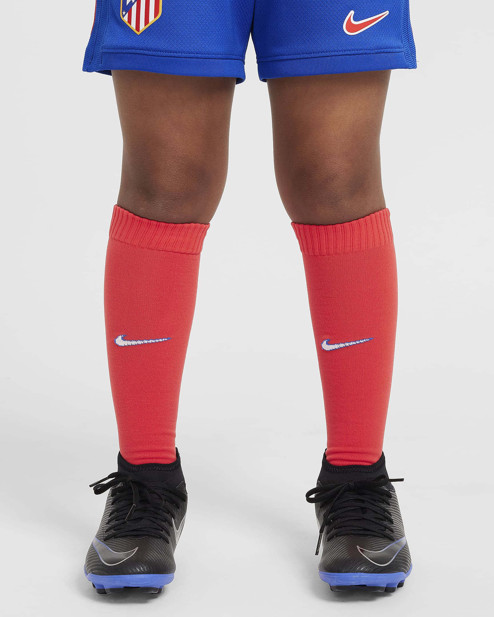 Atlético Madrid 2024/25 Stadium Home Younger Kids' Nike Football Replica 3-Piece Kit - Hyper Royal/Light Crimson/White