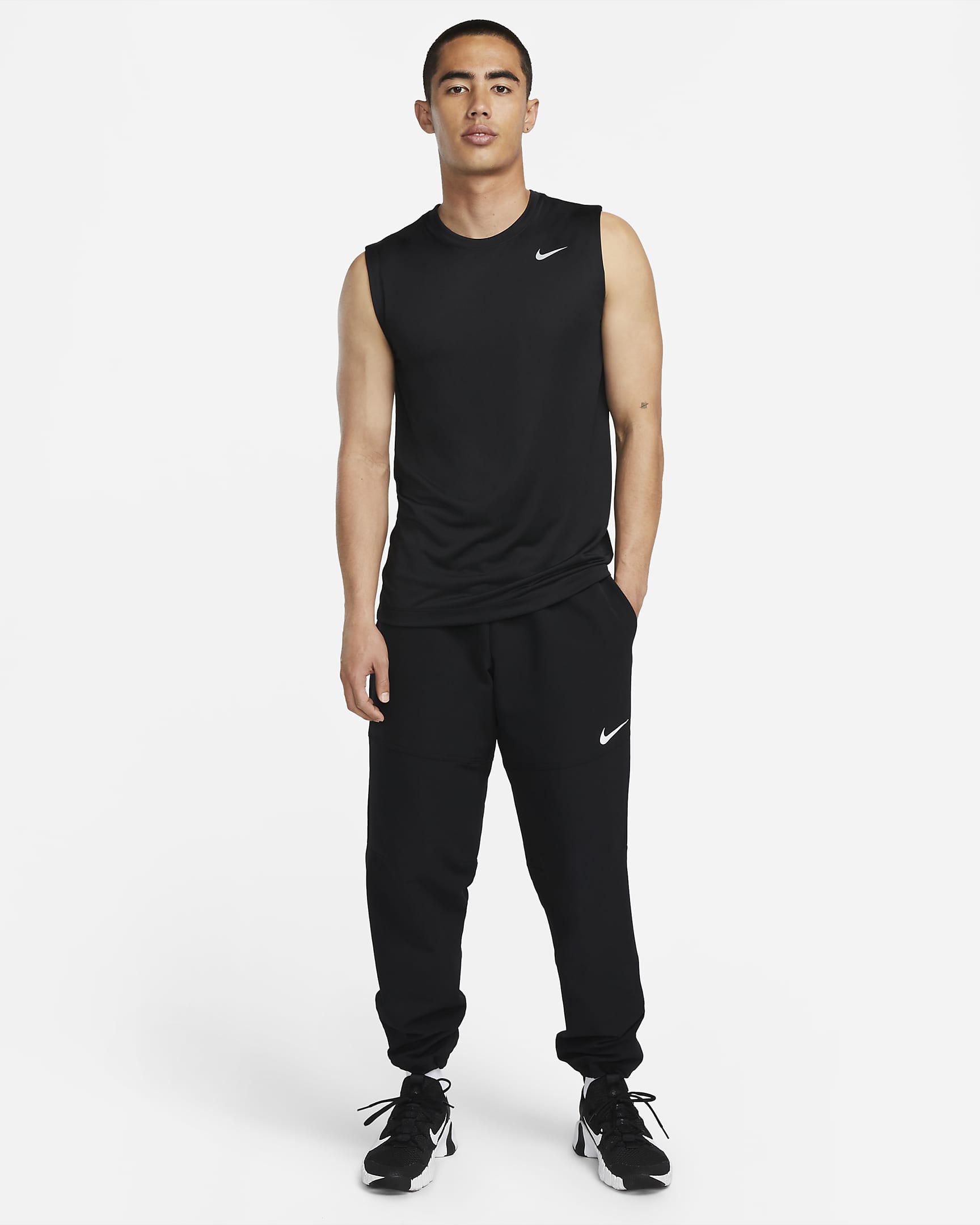 Nike Dri-FIT Legend Men's Sleeveless Fitness T-Shirt - Black/Matte Silver