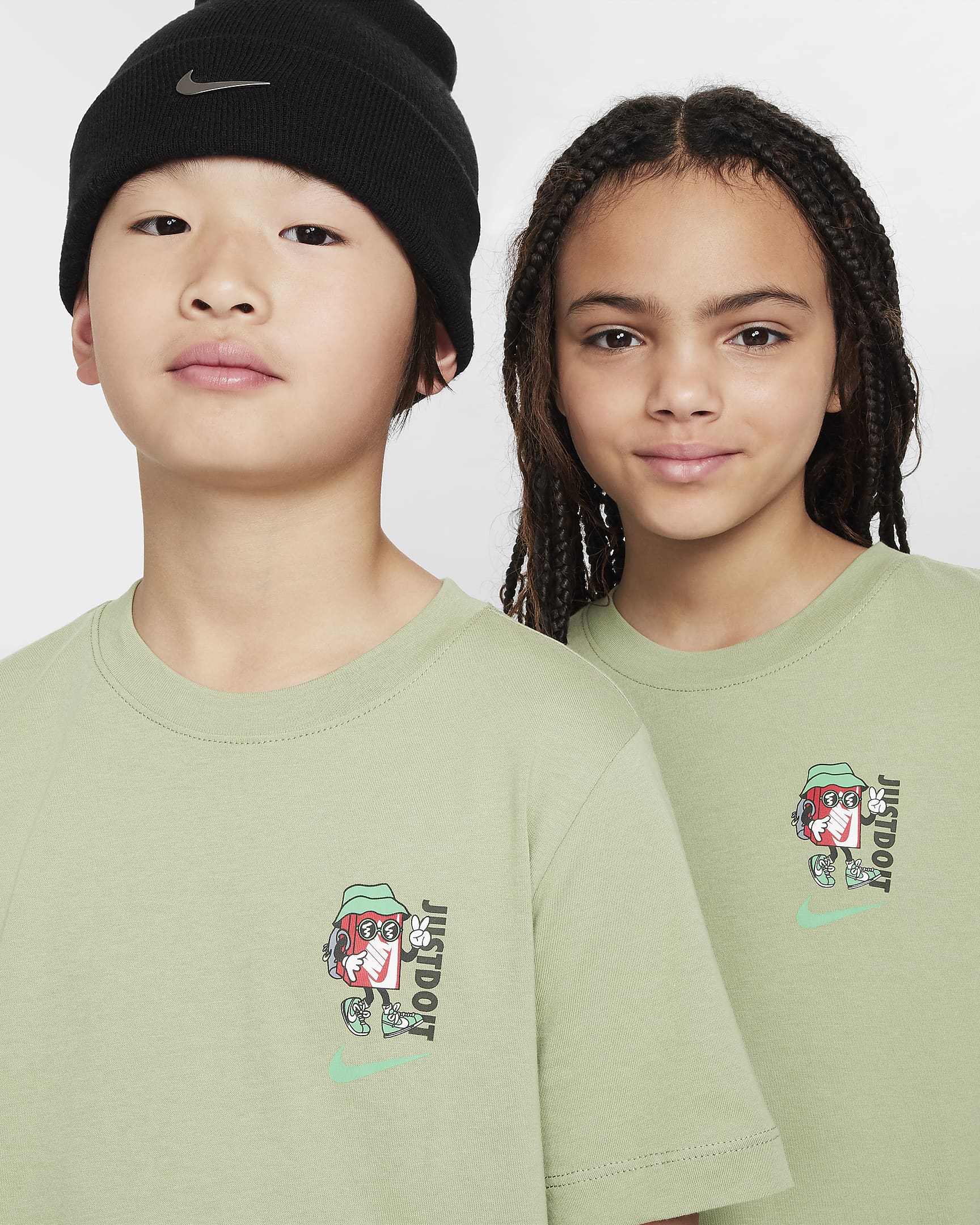 Nike Sportswear Older Kids' T-Shirt - Oil Green