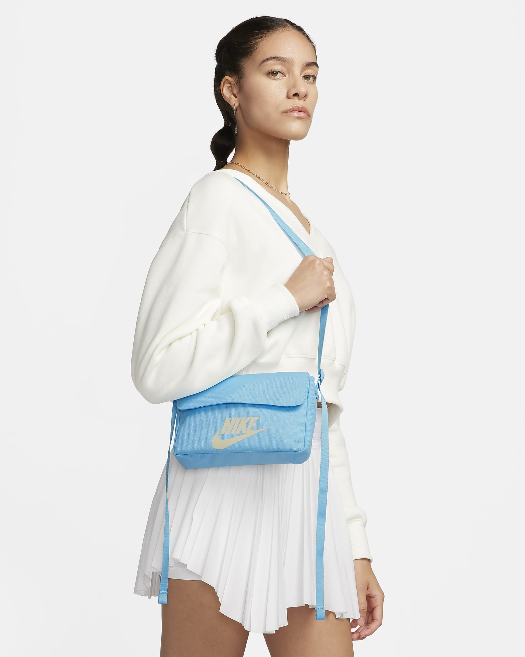 Nike Sportswear Women's Futura 365 Cross-body Bag (3L) - Aquarius Blue/Aquarius Blue/Coconut Milk