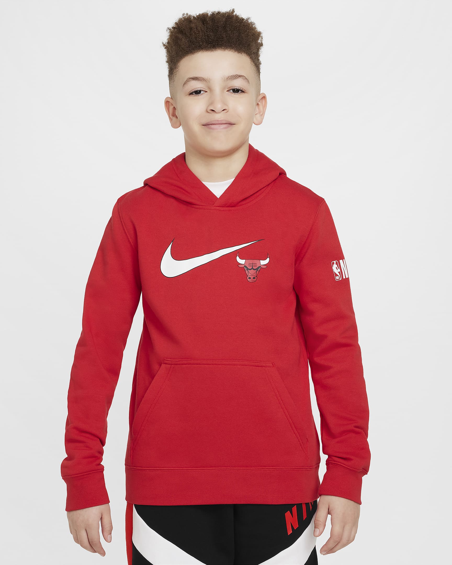 Chicago Bulls Club Fleece Essential Older Kids' (Boys') Nike NBA Hoodie - University Red