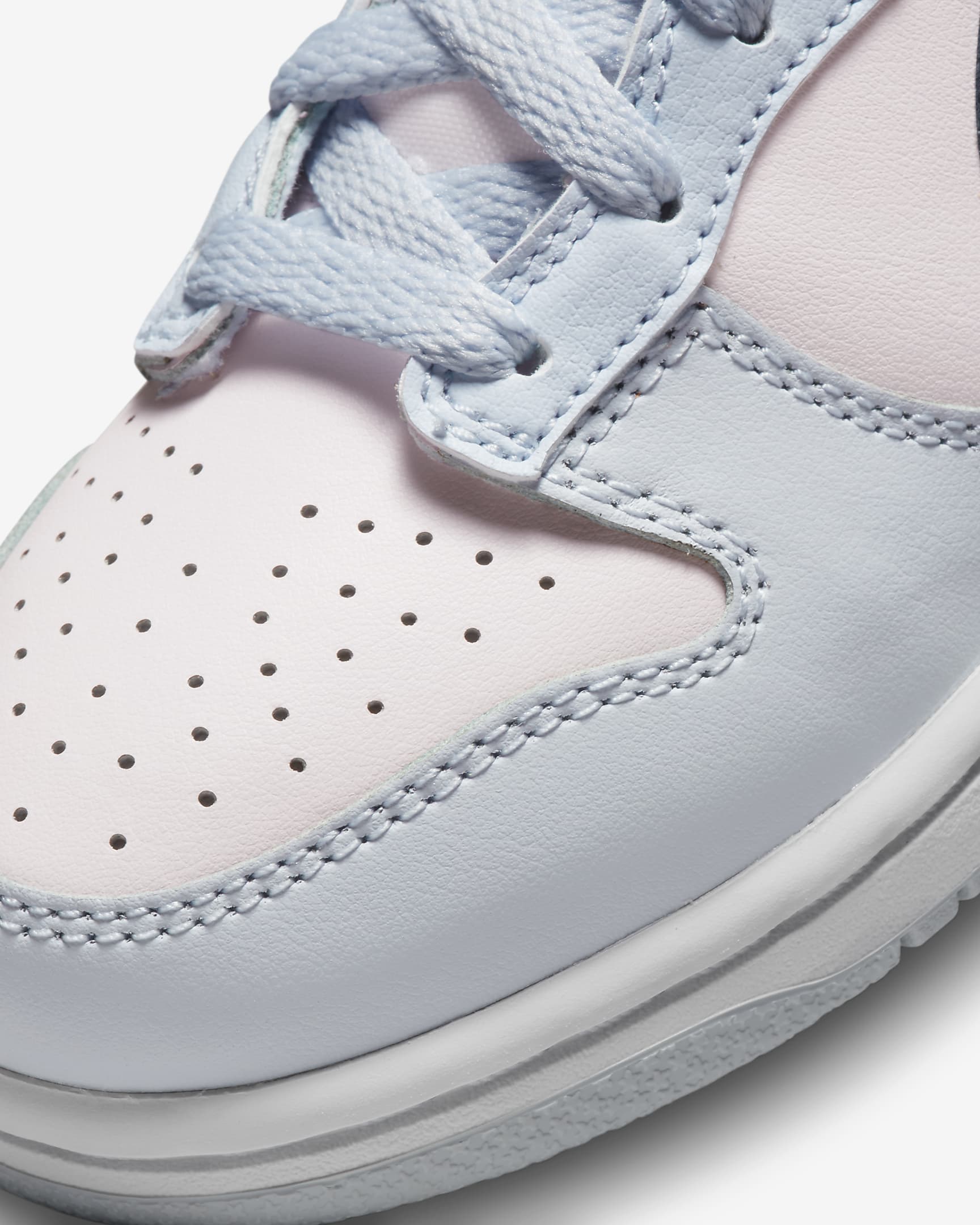 Nike Dunk Low Younger Kids' Shoes. Nike FI