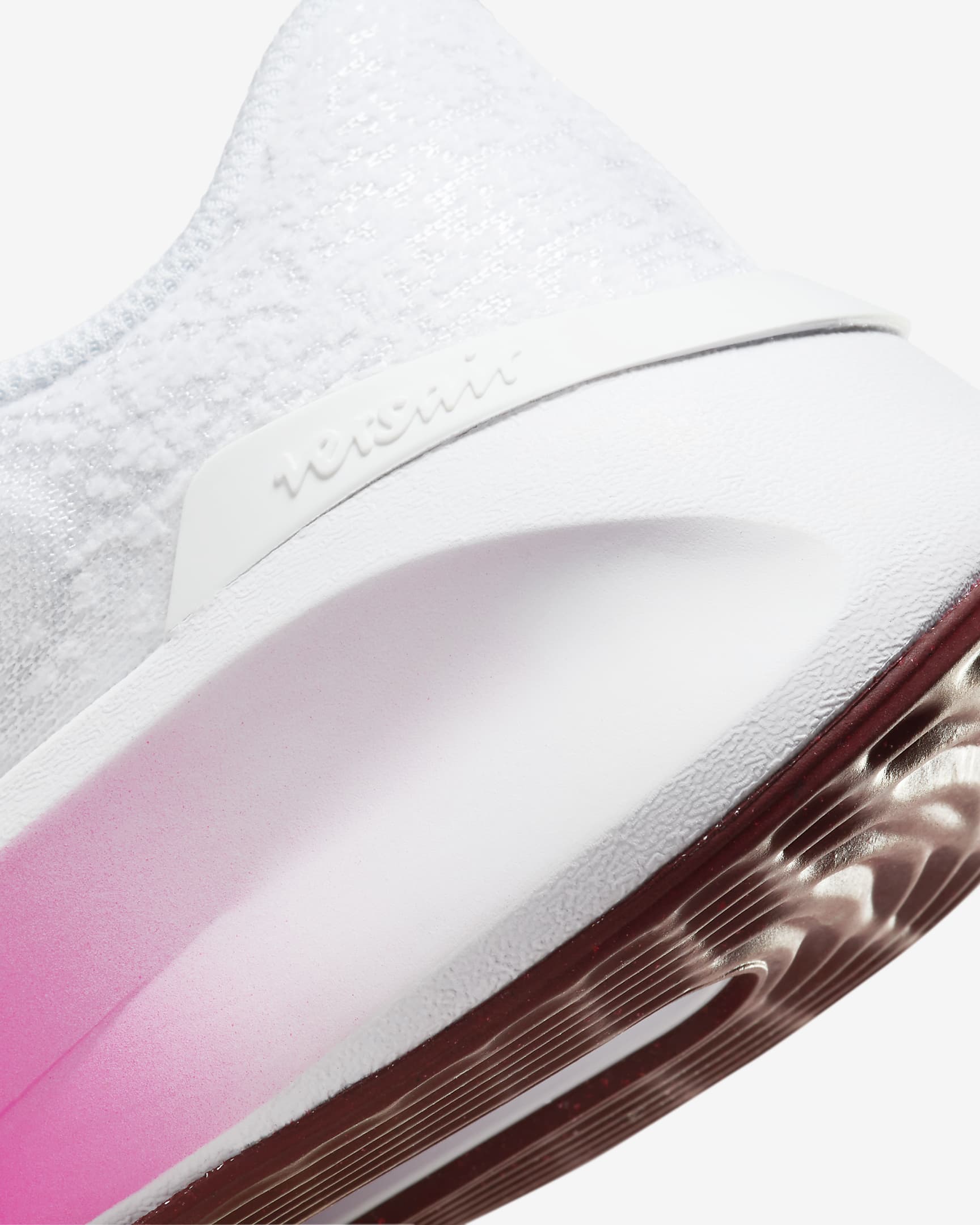 Nike Versair 女款健身訓練鞋 - 白色/Fierce Pink/Metallic Silver/Dark Team Red