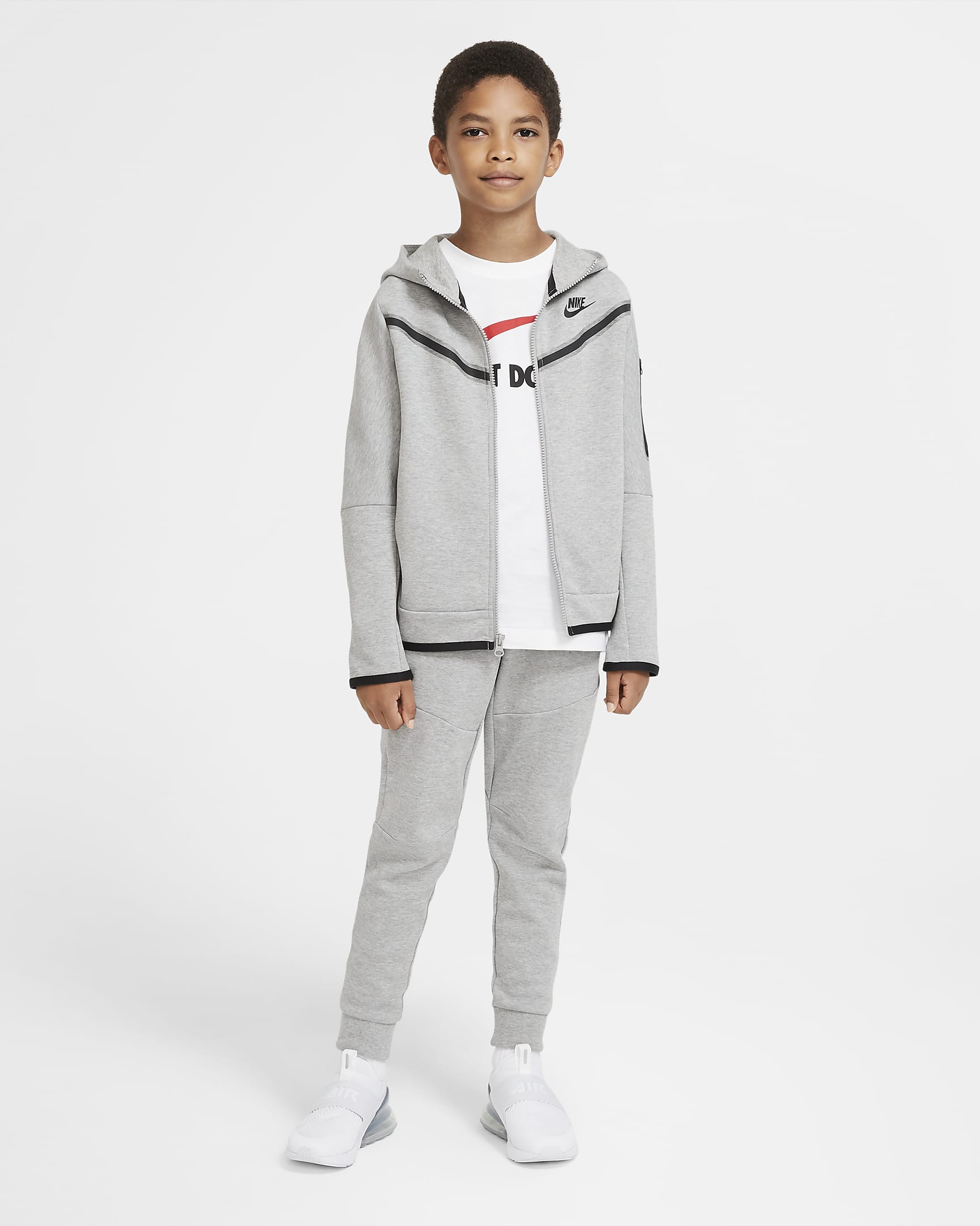 Nike Sportswear Tech Fleece Older Kids (Boys') Trousers. Nike IE